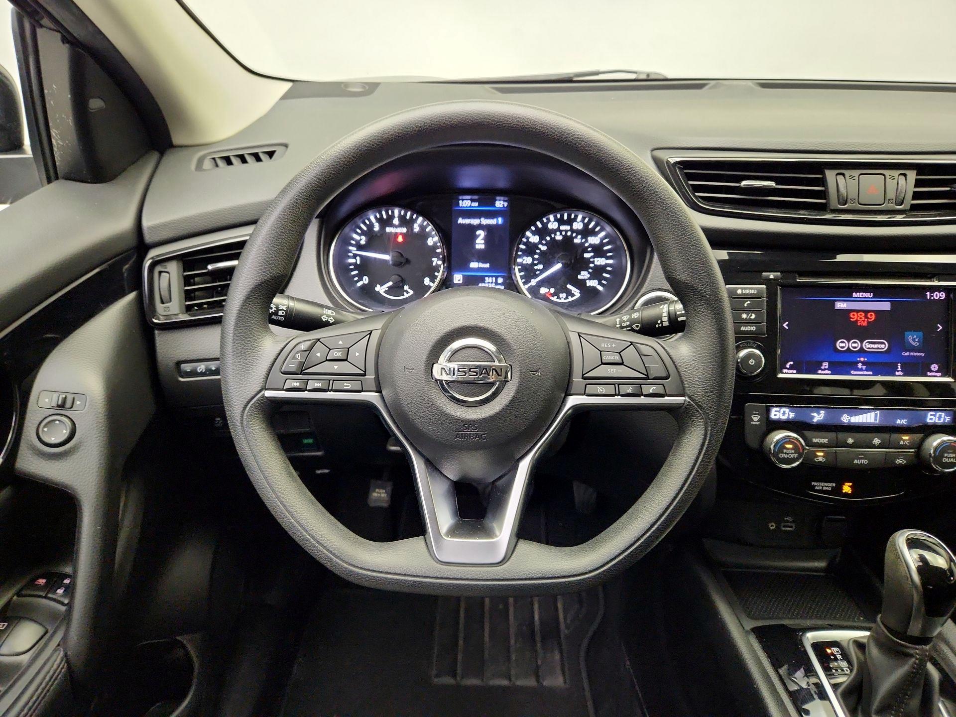 Thumbnail: 2019 Nissan Rogue Sport - 10