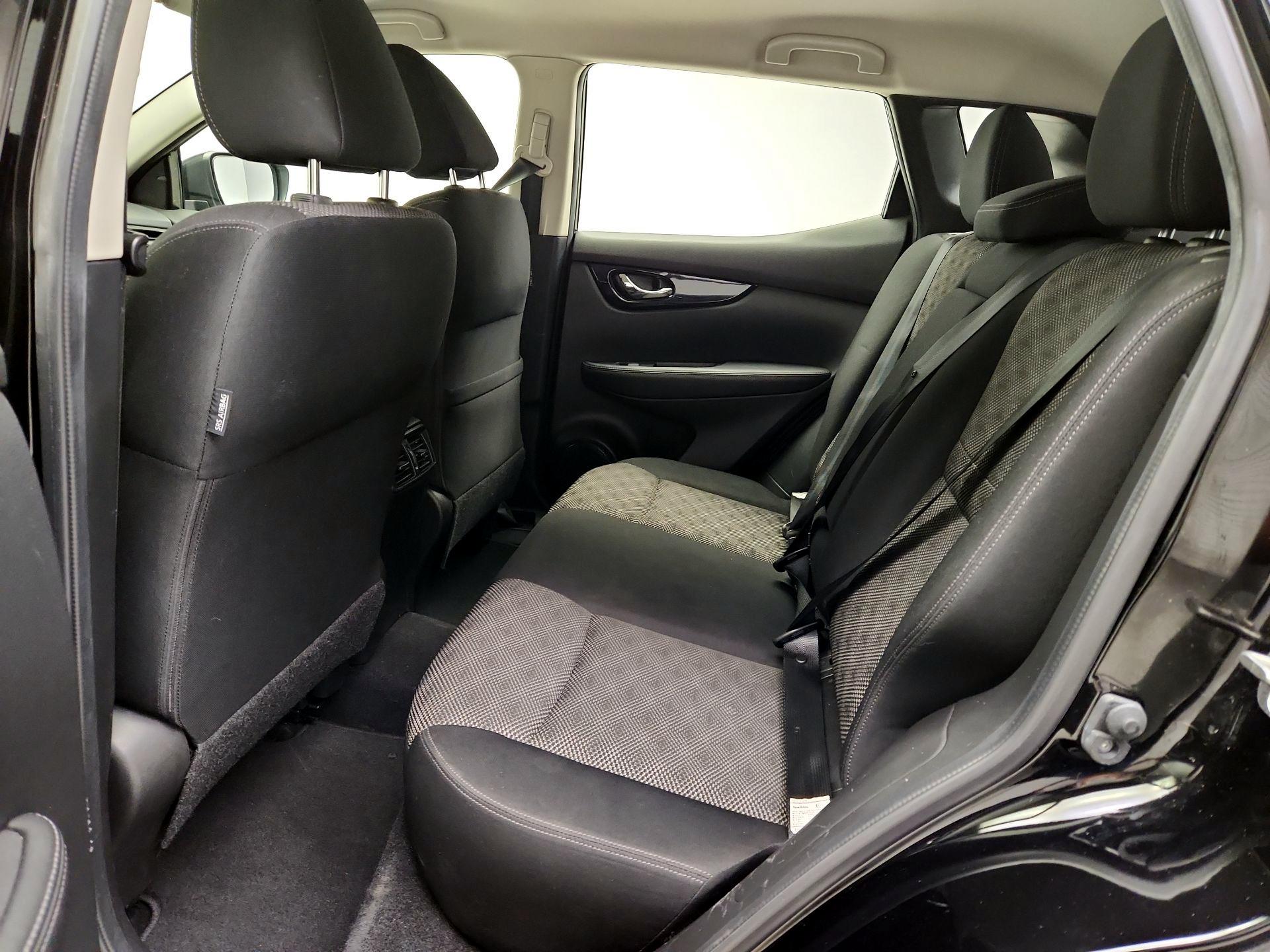 Thumbnail: 2019 Nissan Rogue Sport - 19