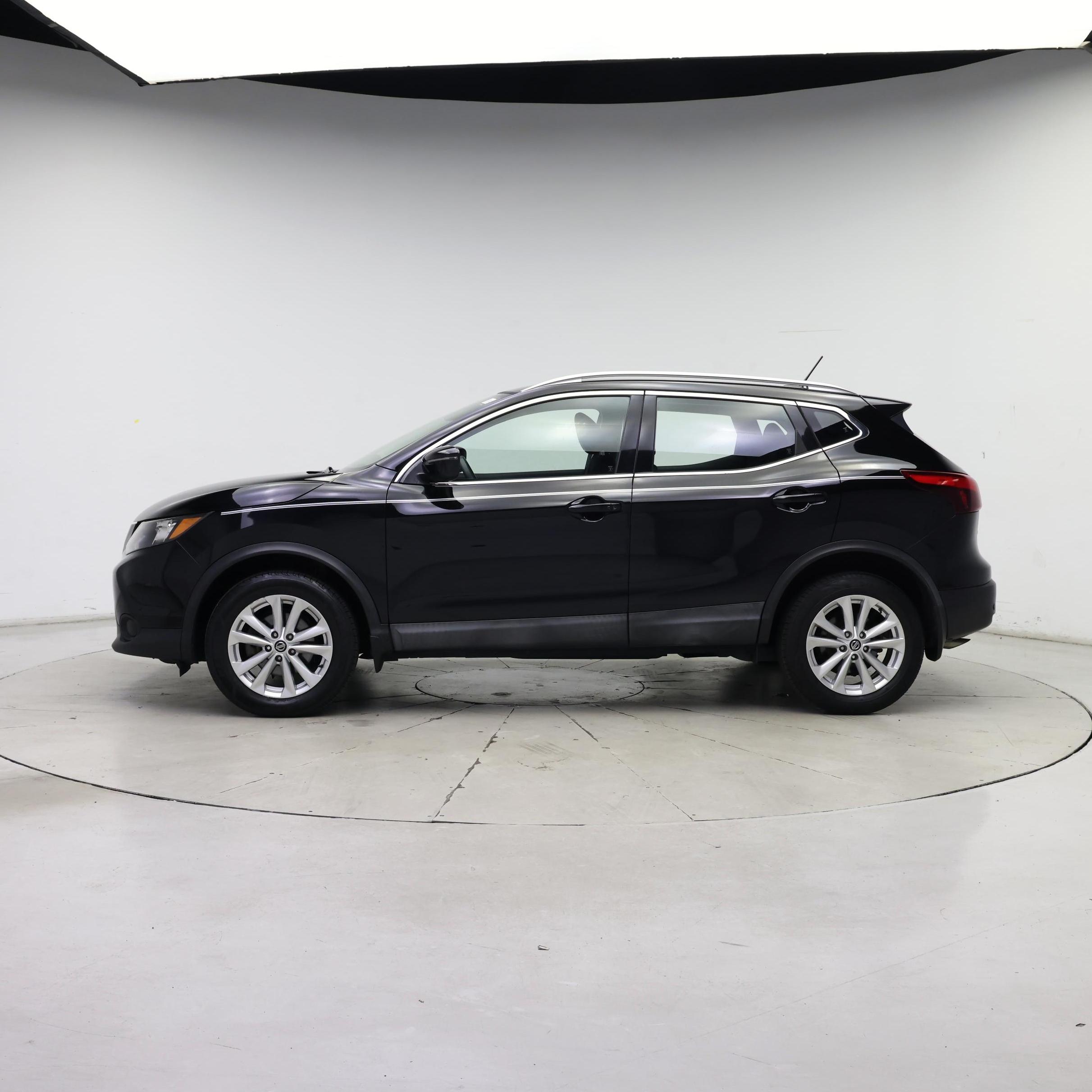 Thumbnail: 2019 Nissan Rogue Sport - 3