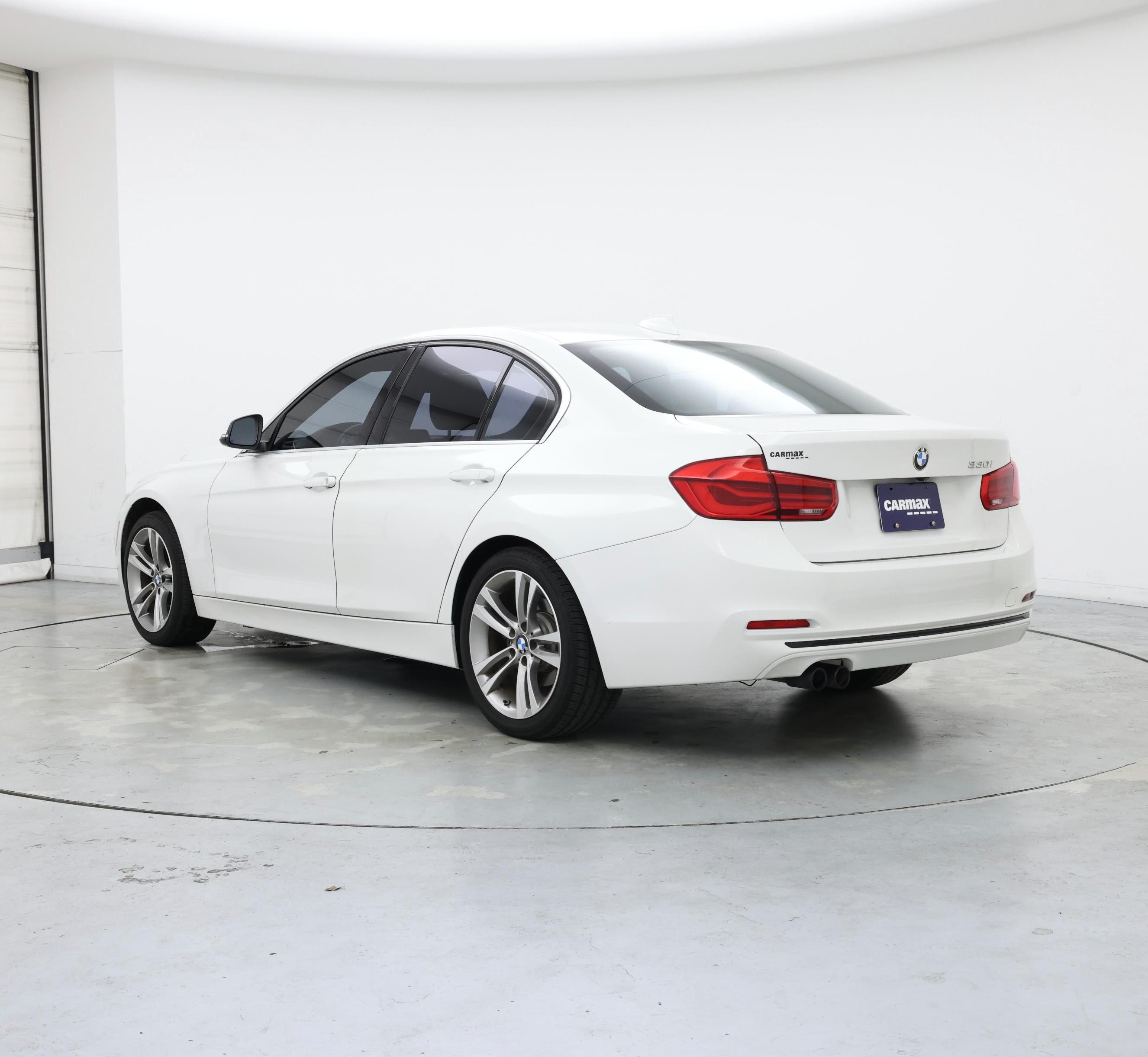 Thumbnail: 2018 BMW 3 Series - 2