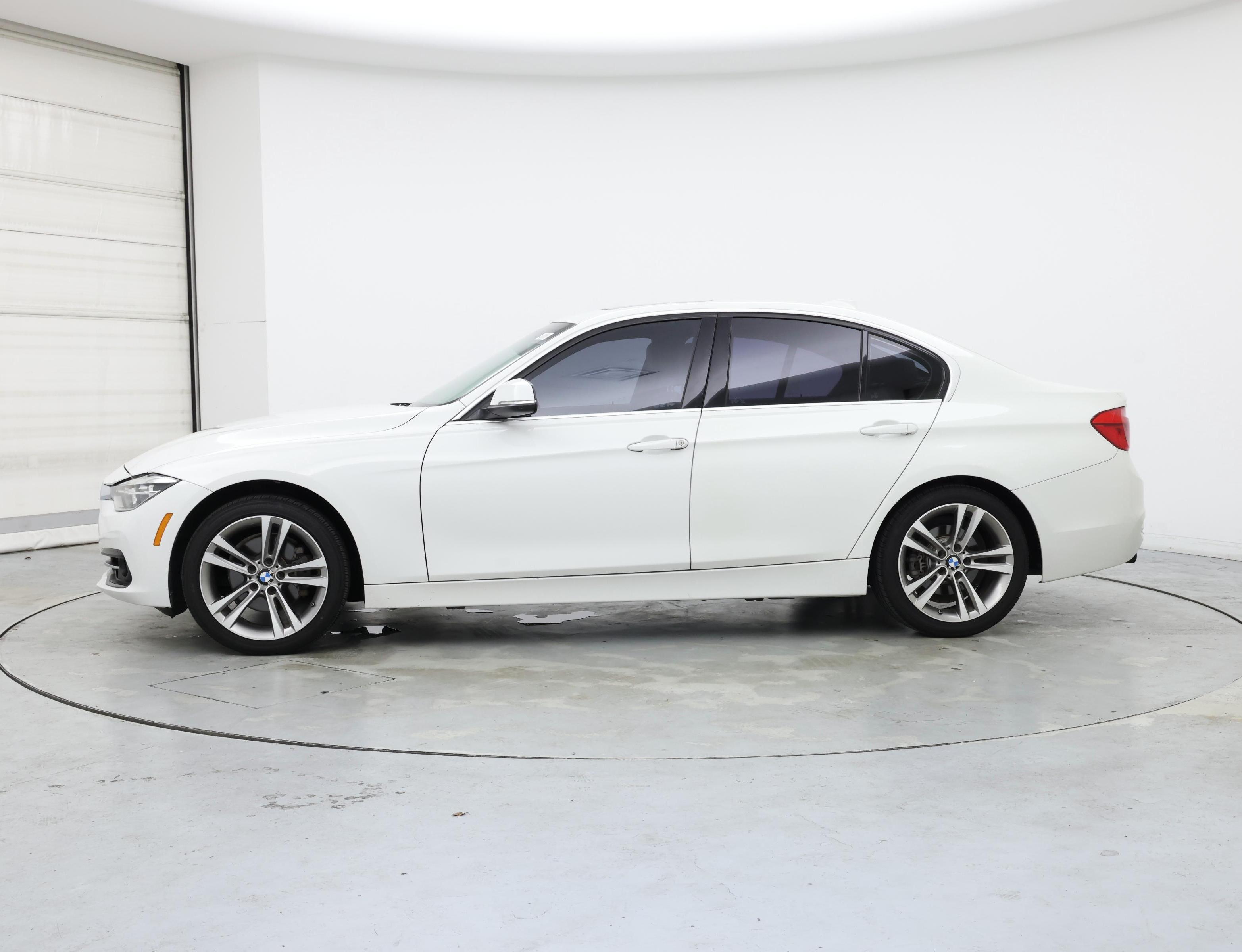 Thumbnail: 2018 BMW 3 Series - 3