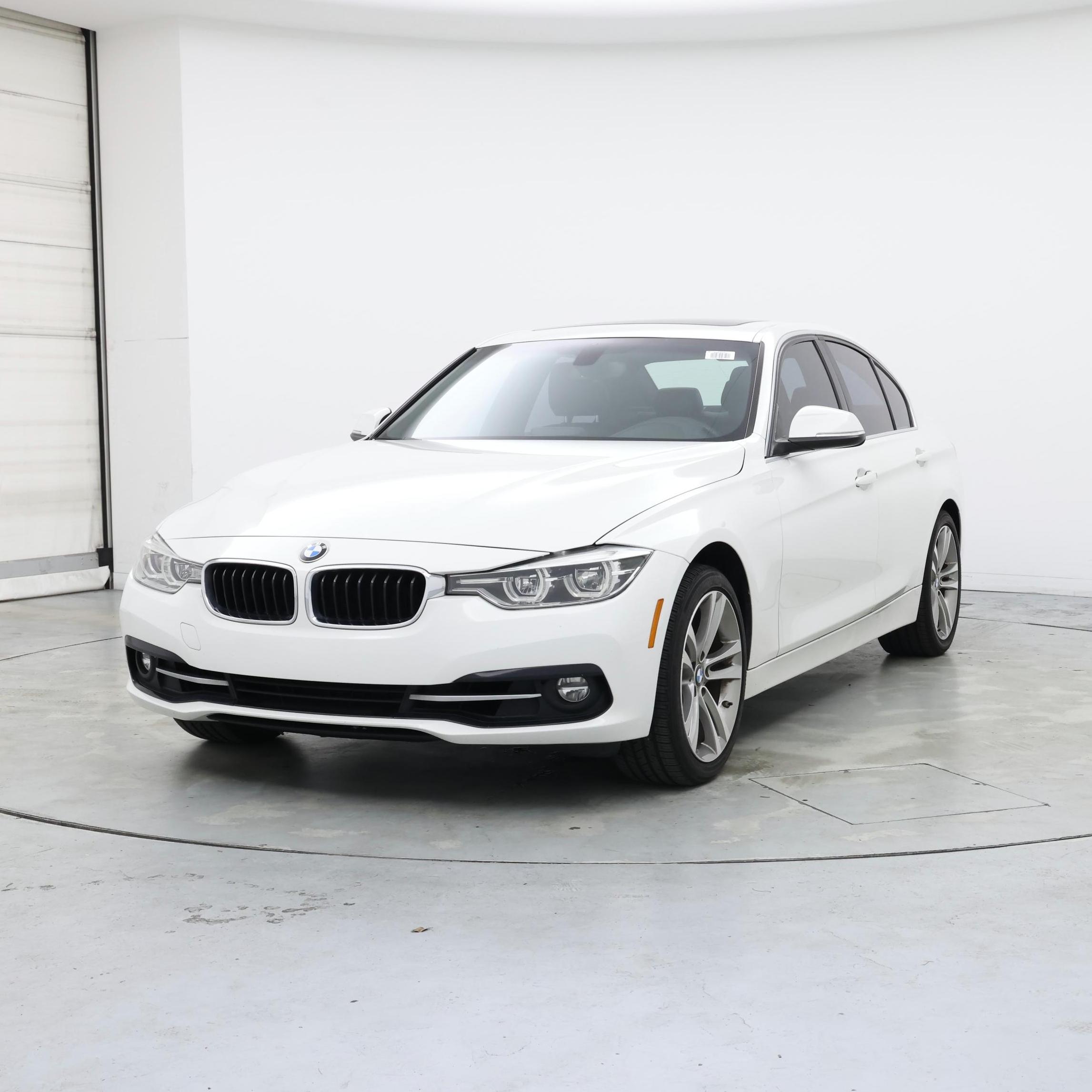 Thumbnail: 2018 BMW 3 Series - 4