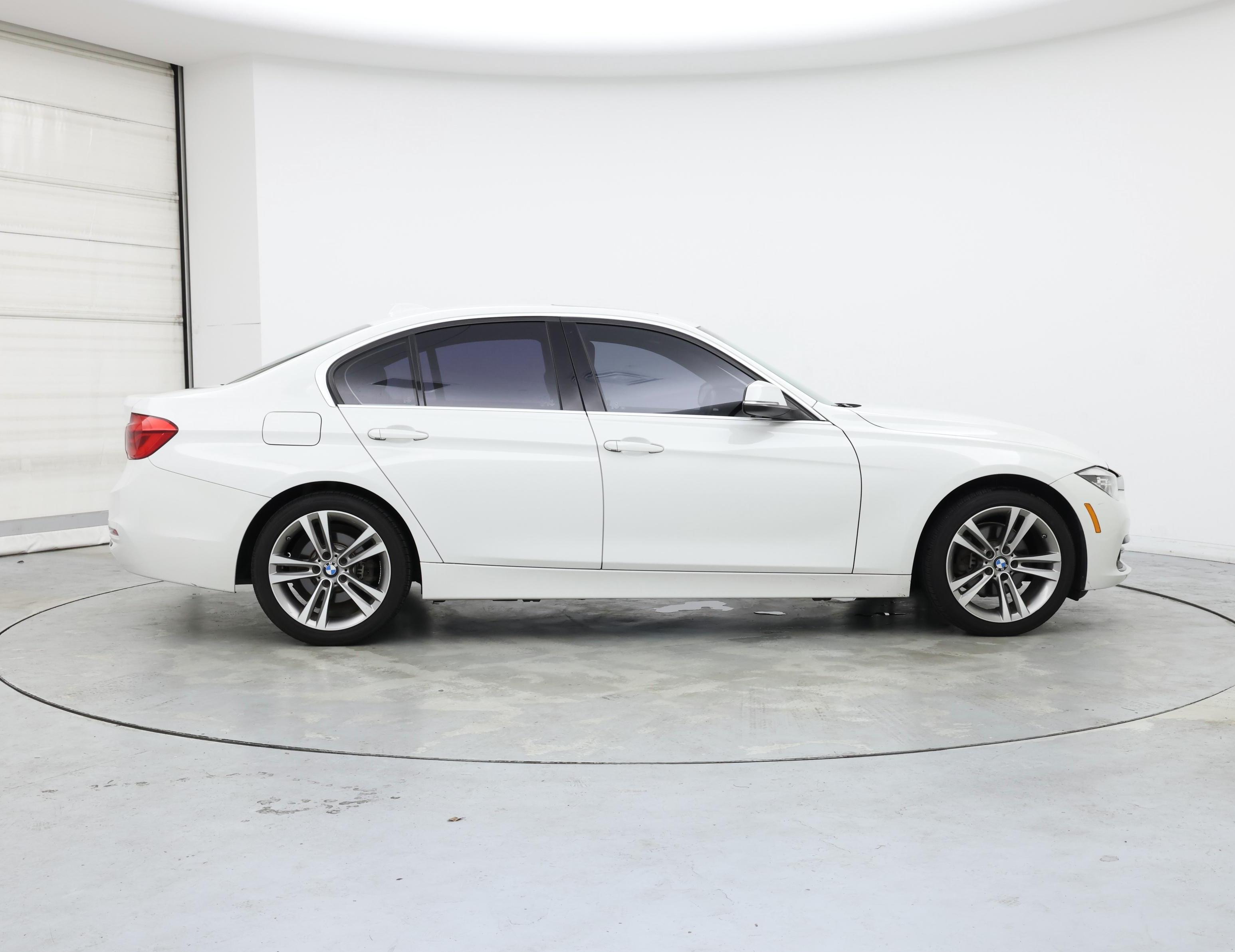 Thumbnail: 2018 BMW 3 Series - 7