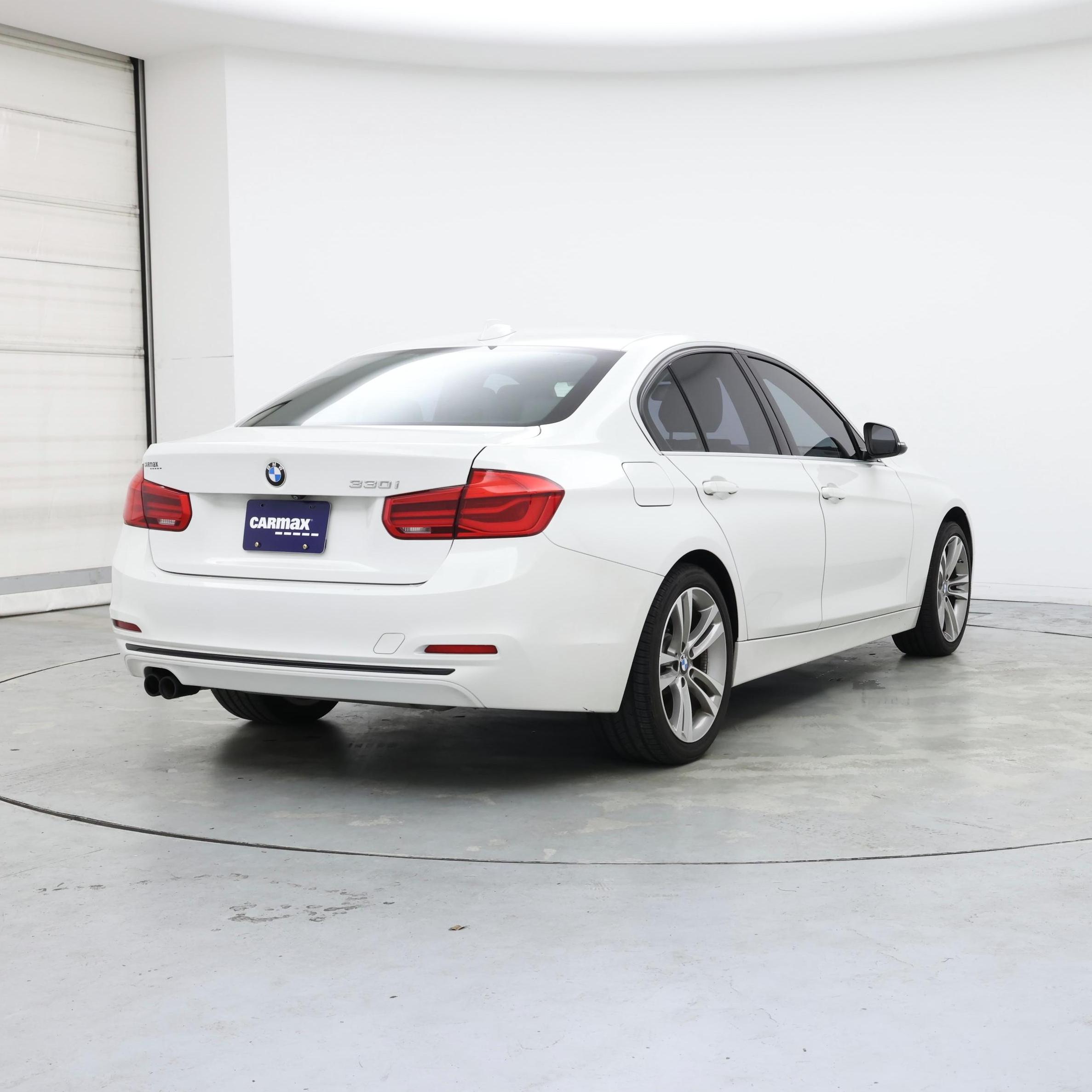 Thumbnail: 2018 BMW 3 Series - 8