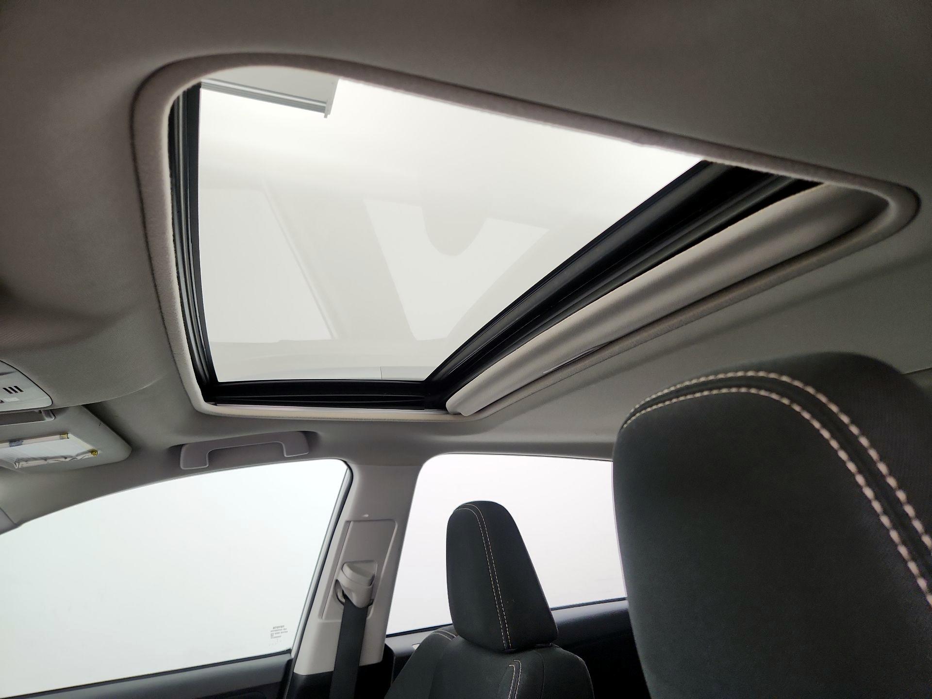 Thumbnail: 2014 Toyota RAV4 - 19