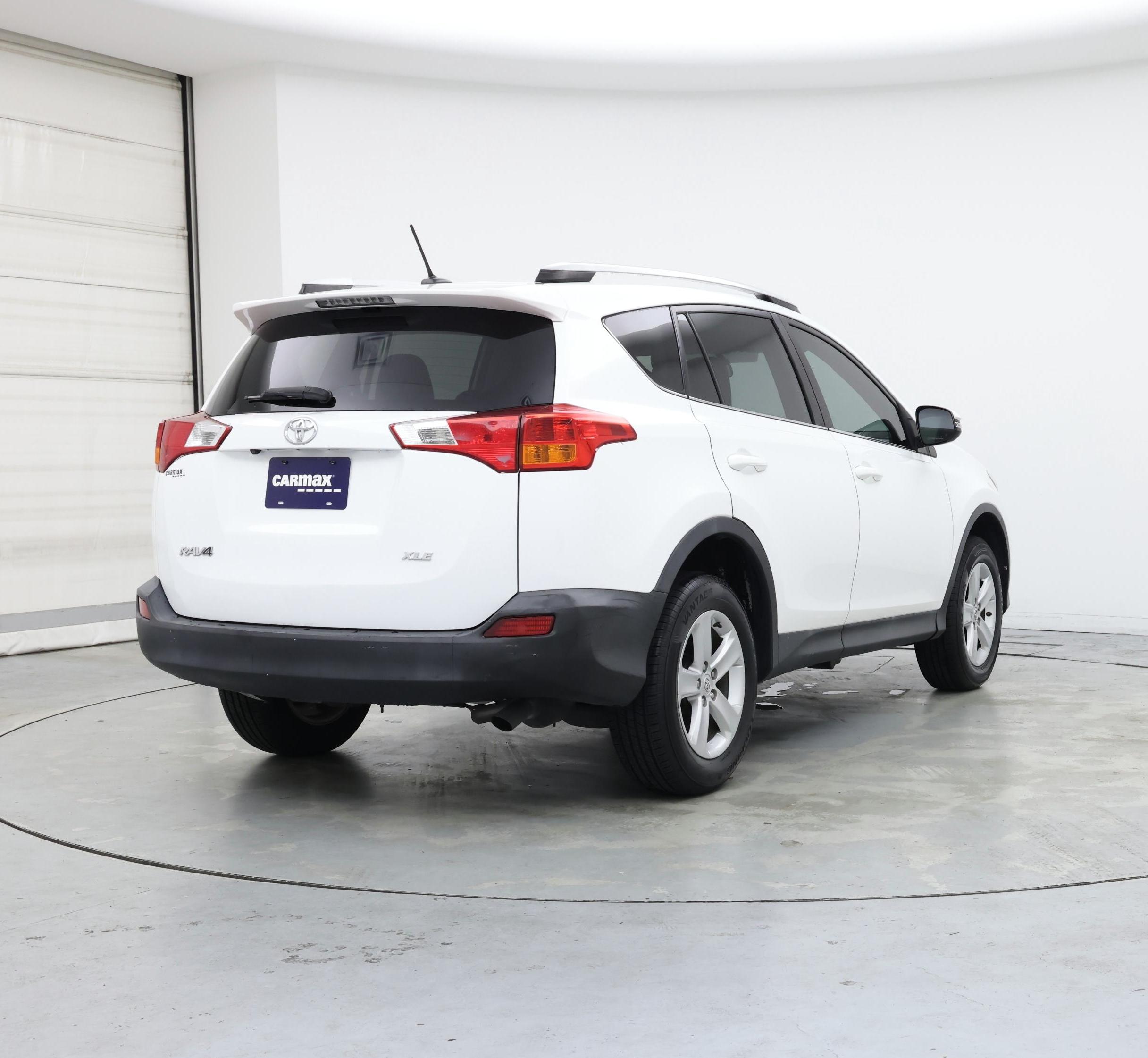 Thumbnail: 2014 Toyota RAV4 - 8