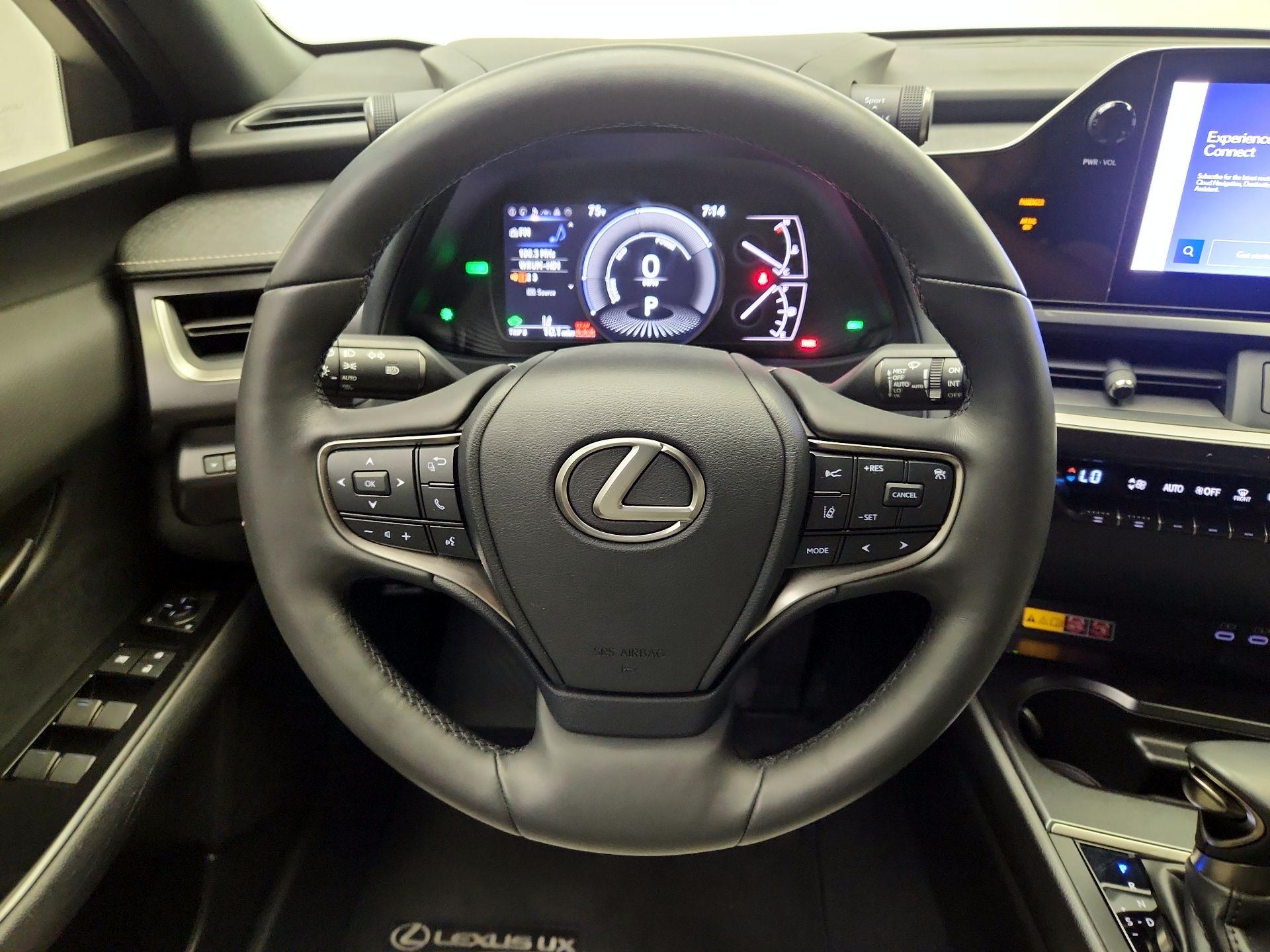 Thumbnail: 2024 Lexus UX - 10