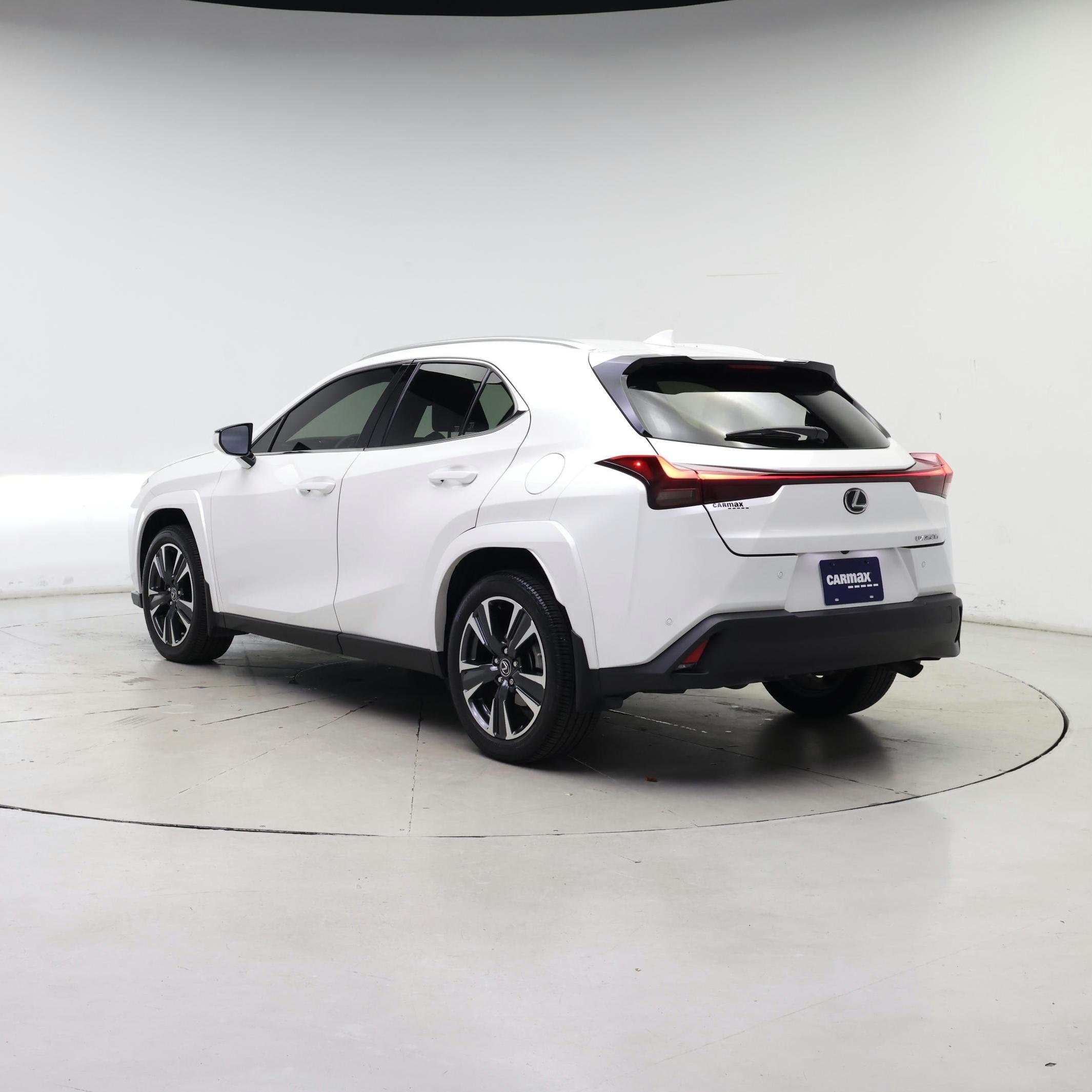 Thumbnail: 2024 Lexus UX - 2