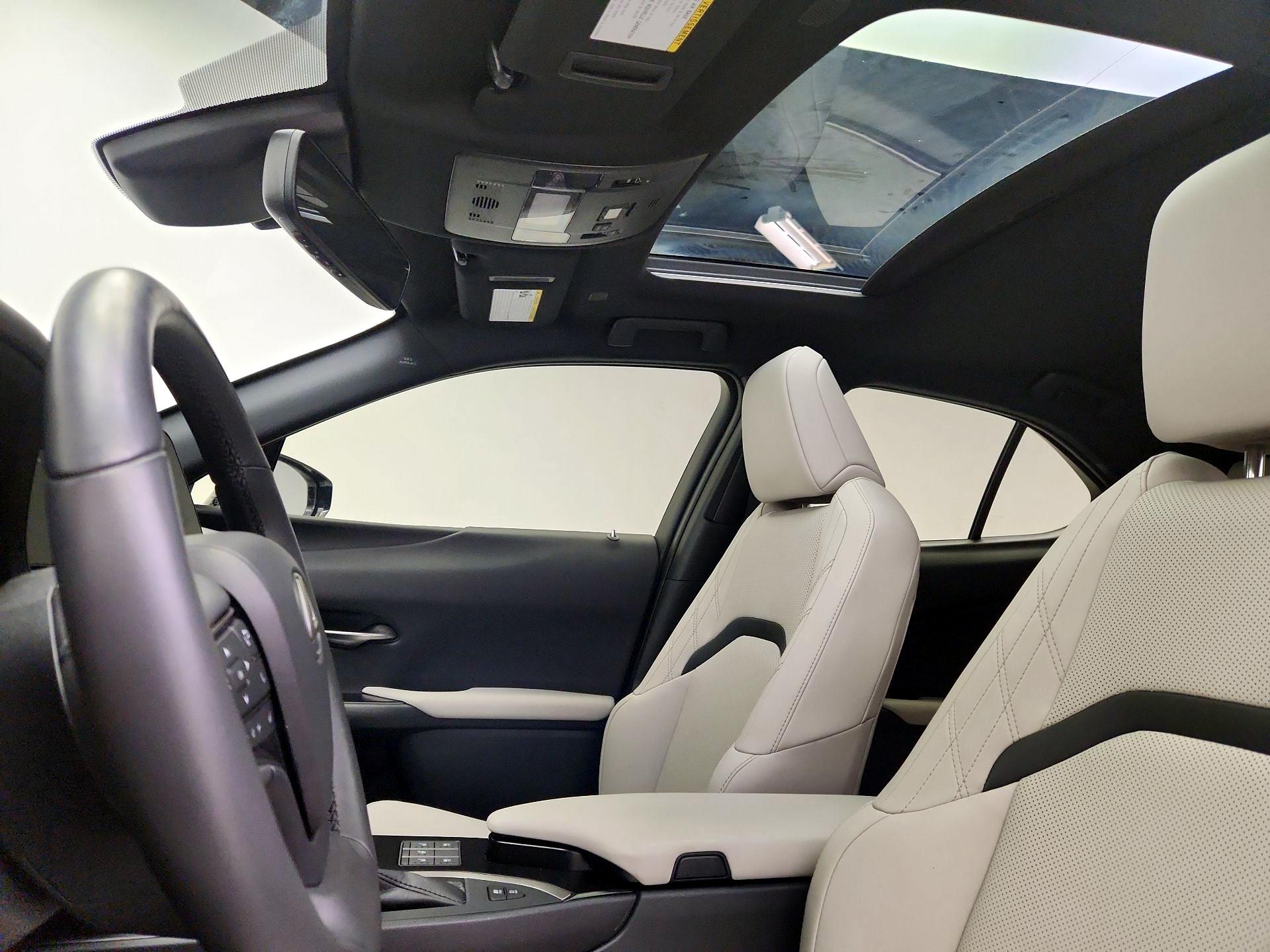 Thumbnail: 2024 Lexus UX - 20