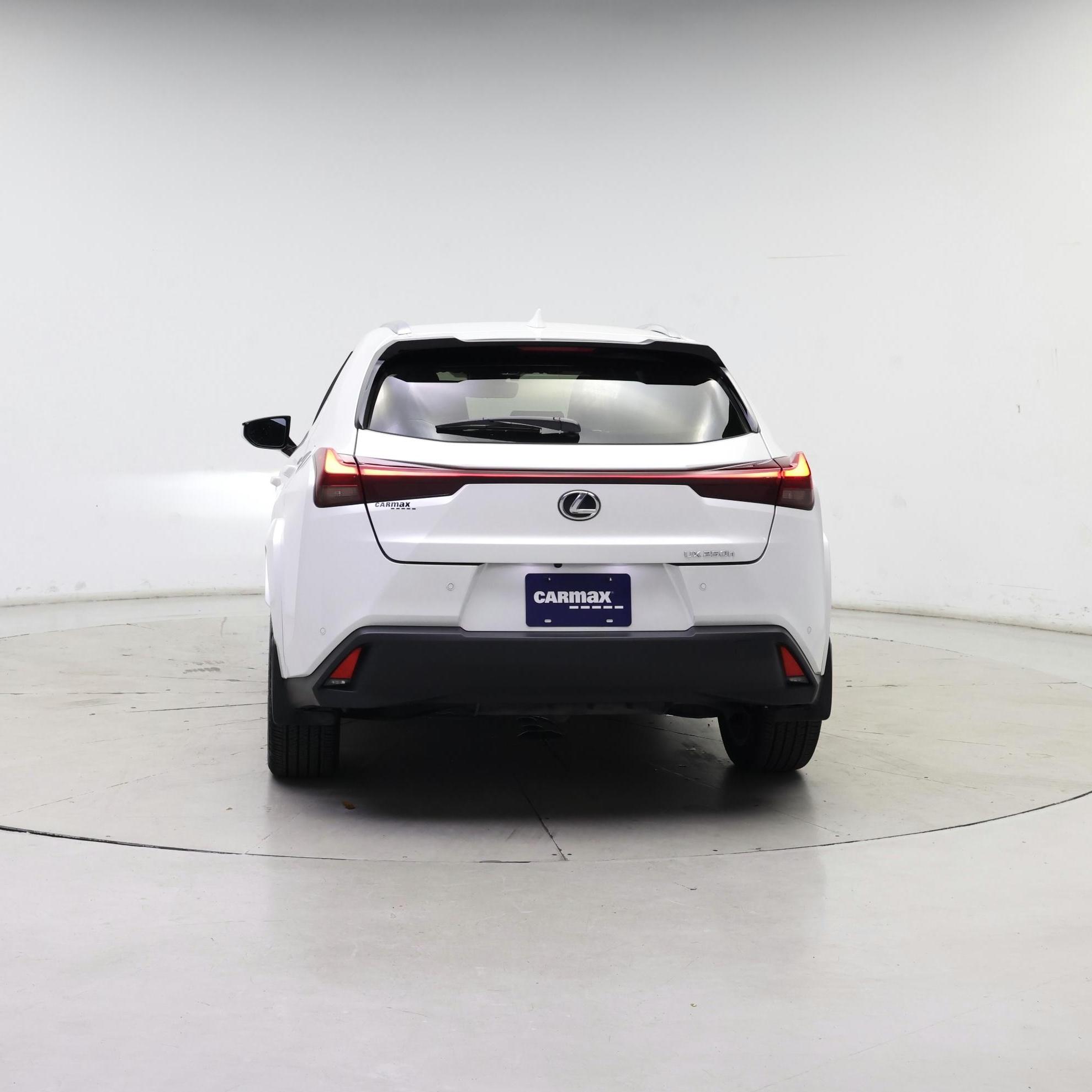 Thumbnail: 2024 Lexus UX - 6