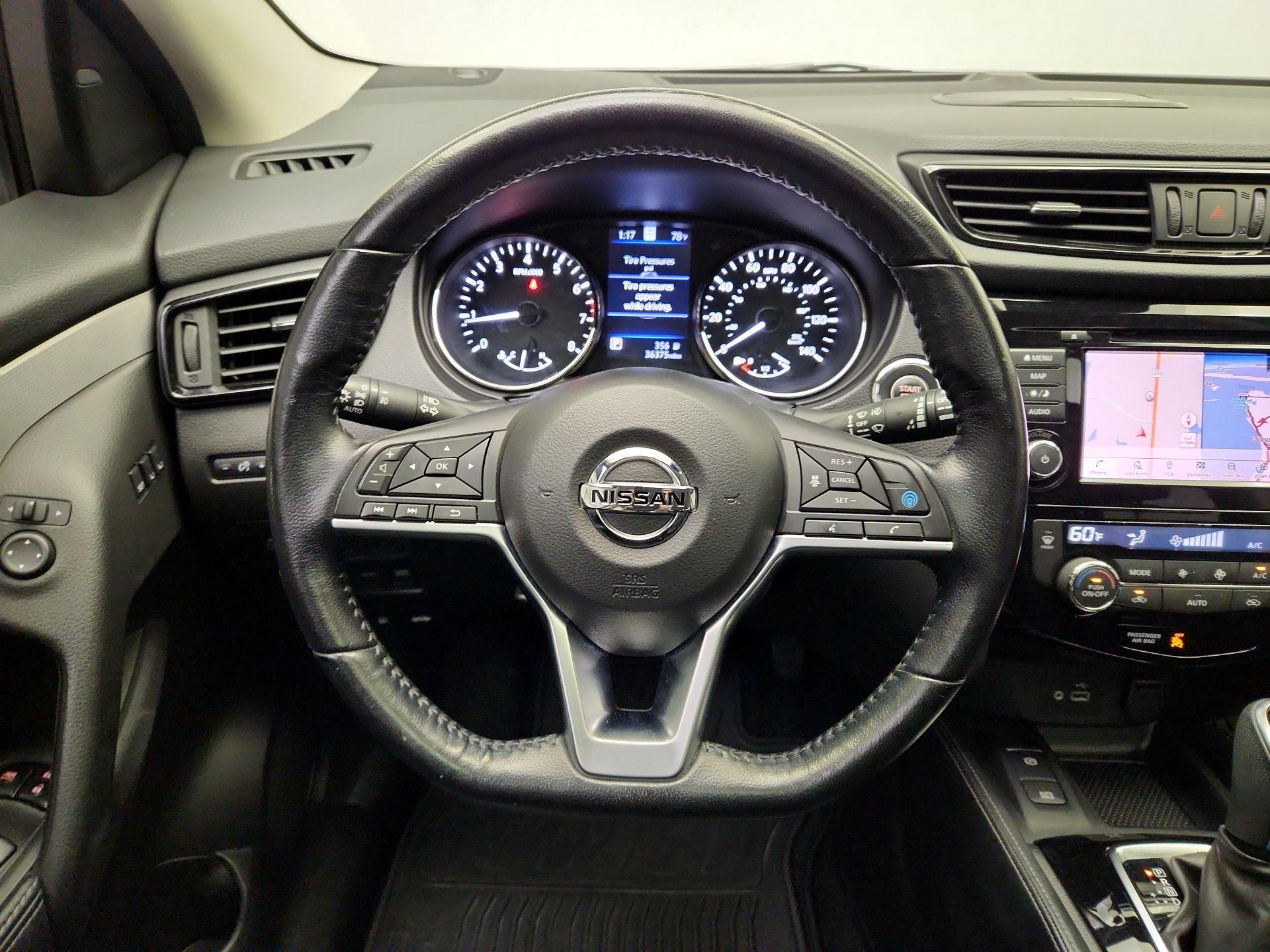 Thumbnail: 2020 Nissan Rogue Sport - 10