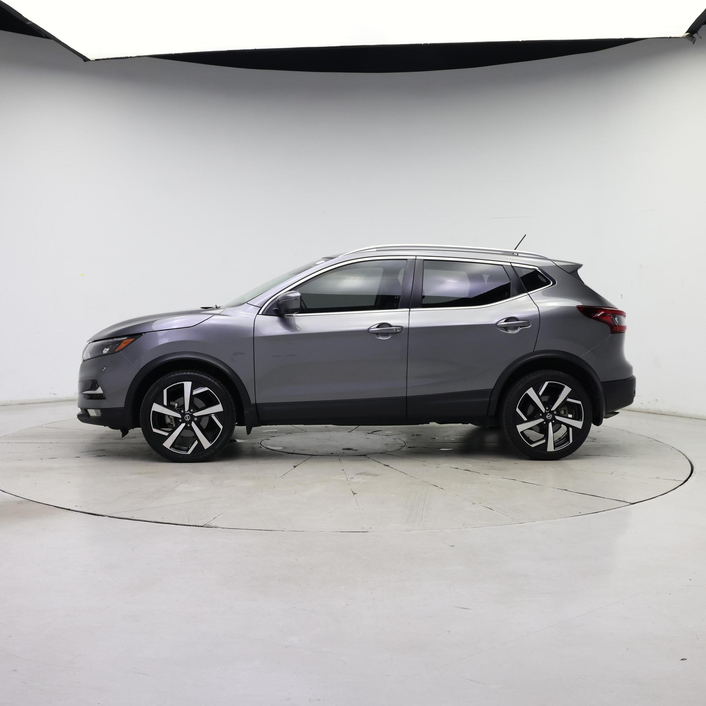 Thumbnail: 2020 Nissan Rogue Sport - 3