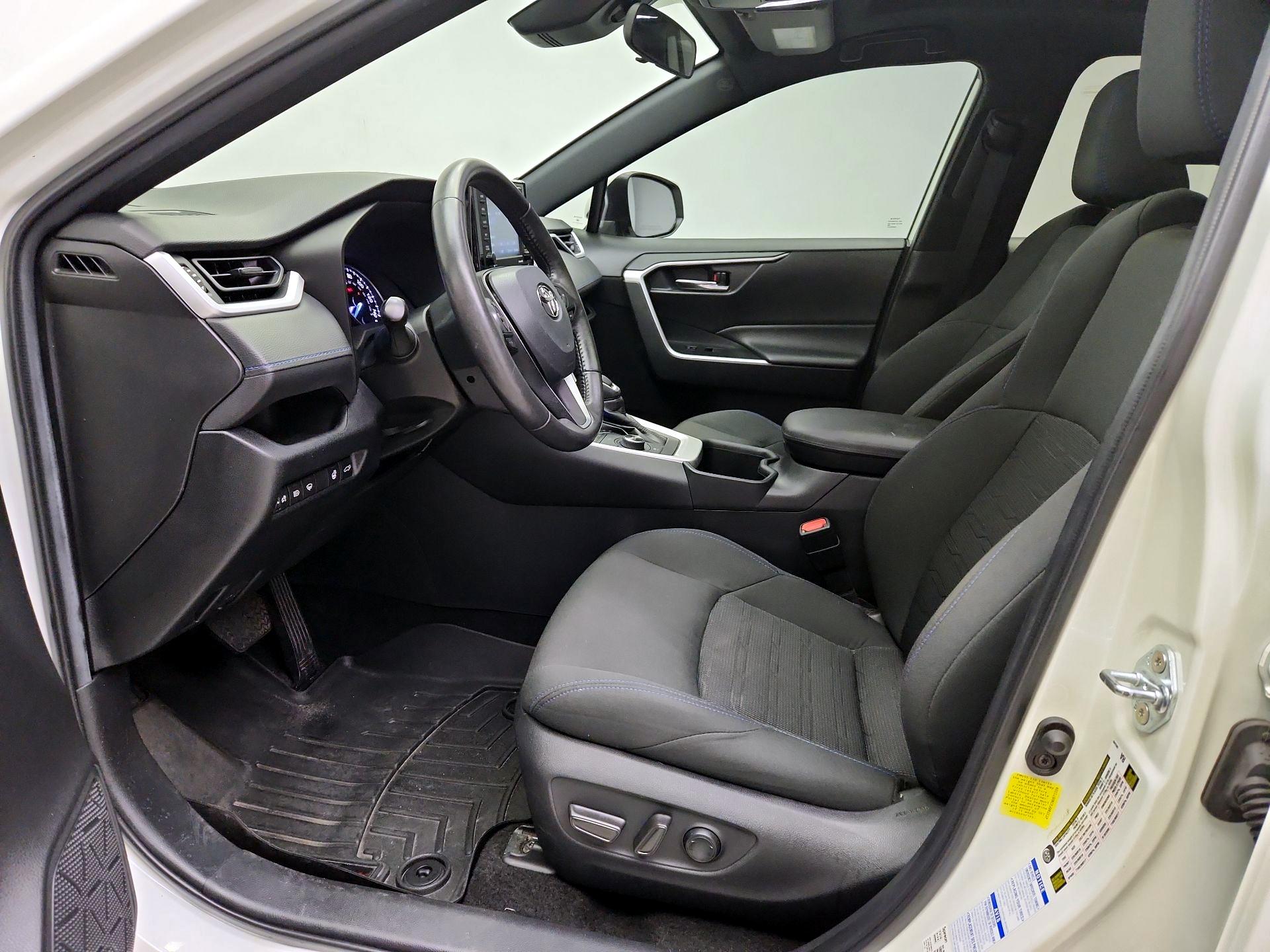 Thumbnail: 2022 Toyota RAV4 - 11