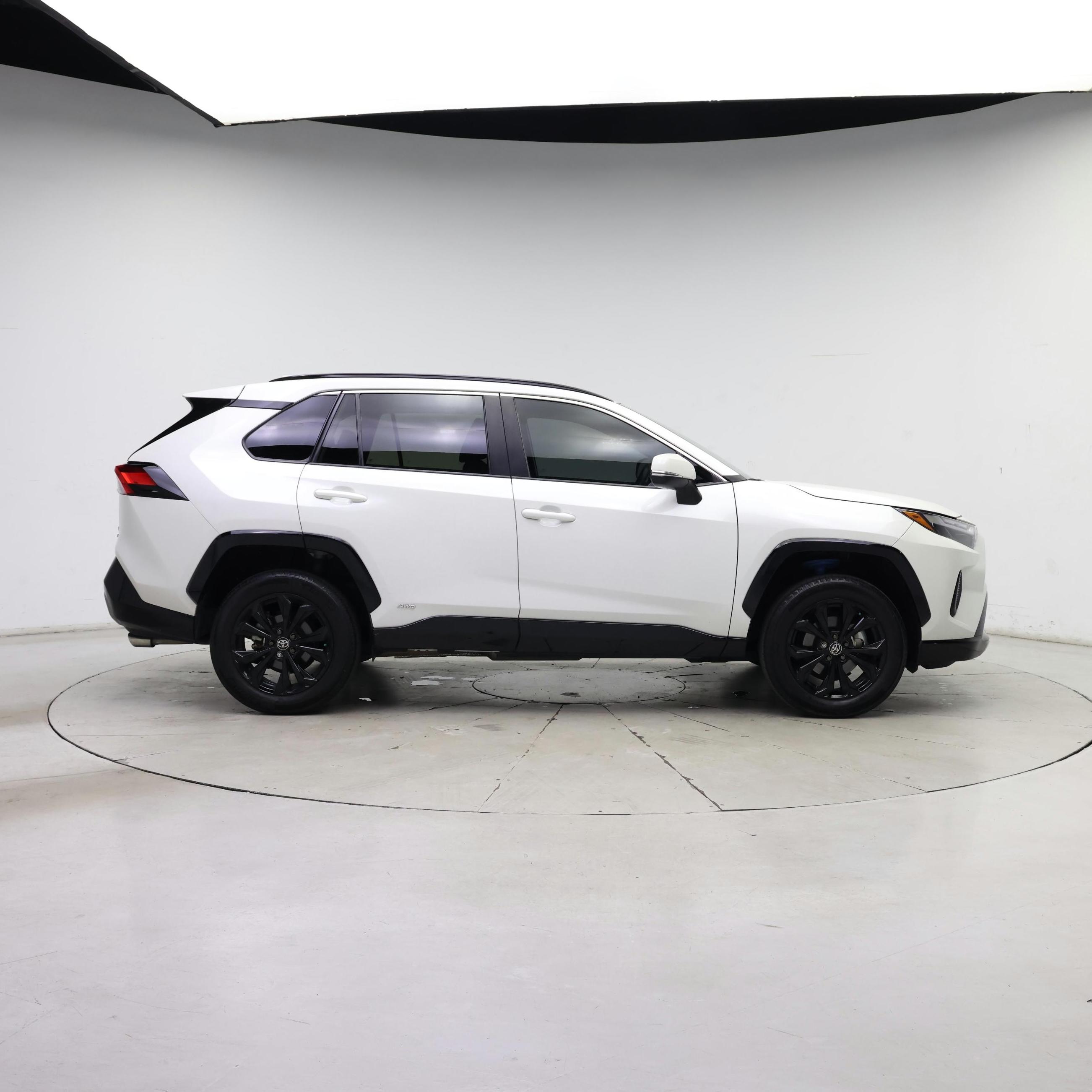 Thumbnail: 2022 Toyota RAV4 - 7