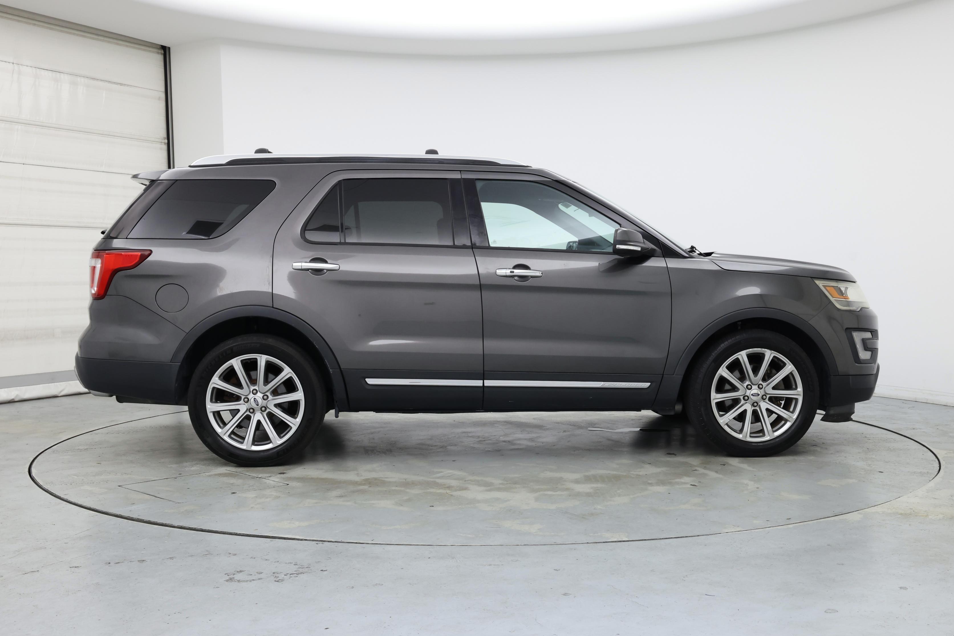 Thumbnail: 2017 Ford Explorer - 7