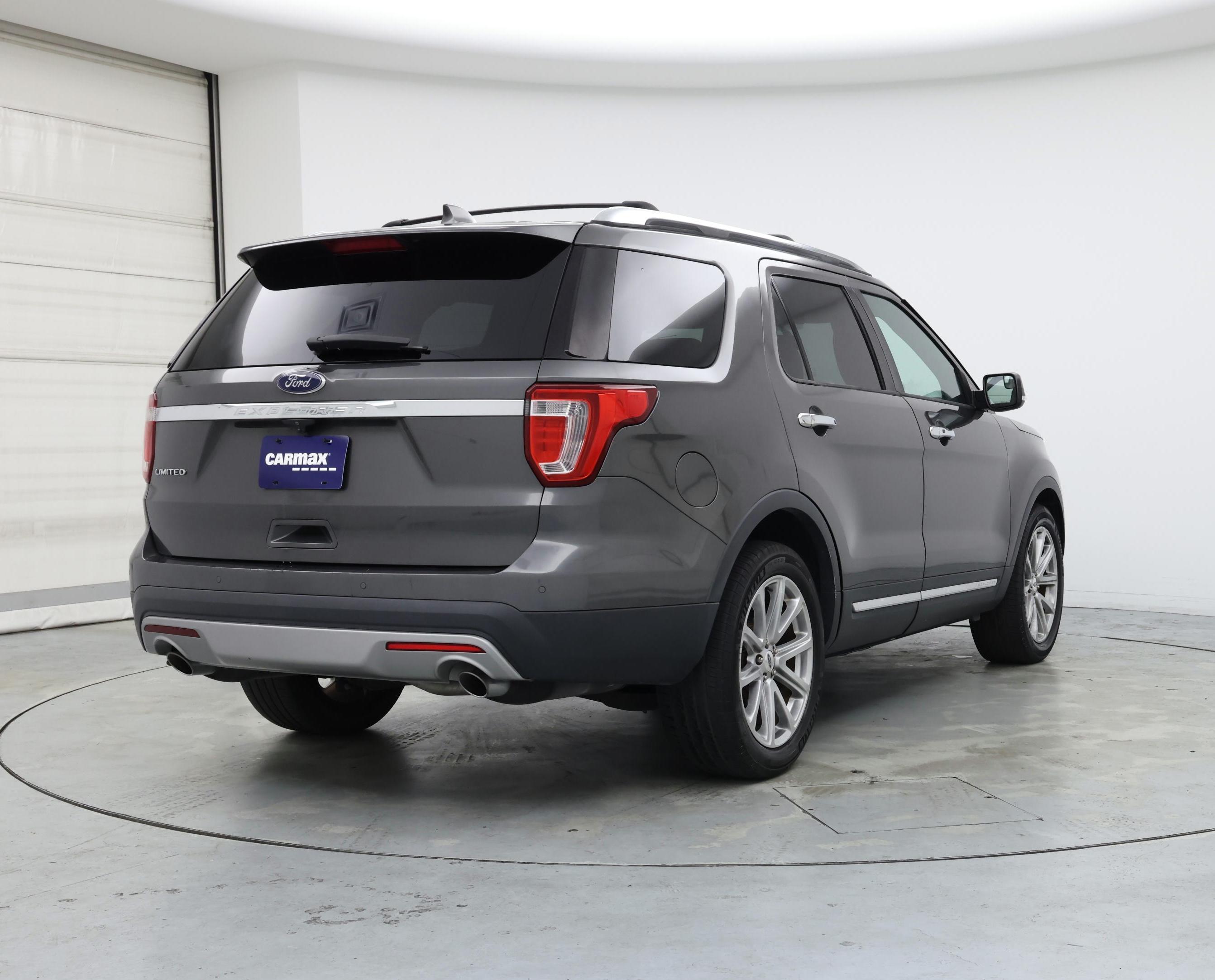 Thumbnail: 2017 Ford Explorer - 8