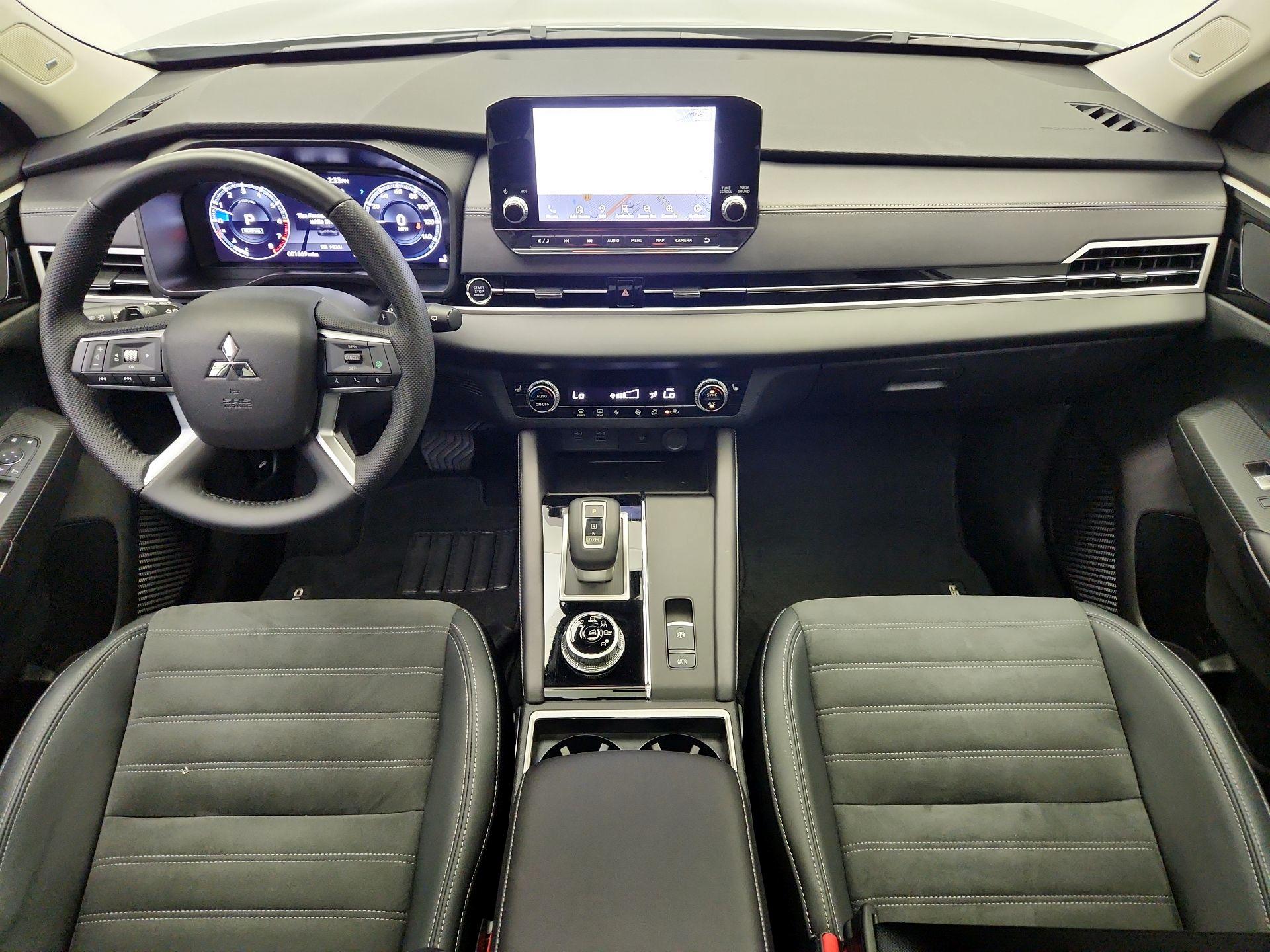 Thumbnail: 2024 Mitsubishi Outlander - 9