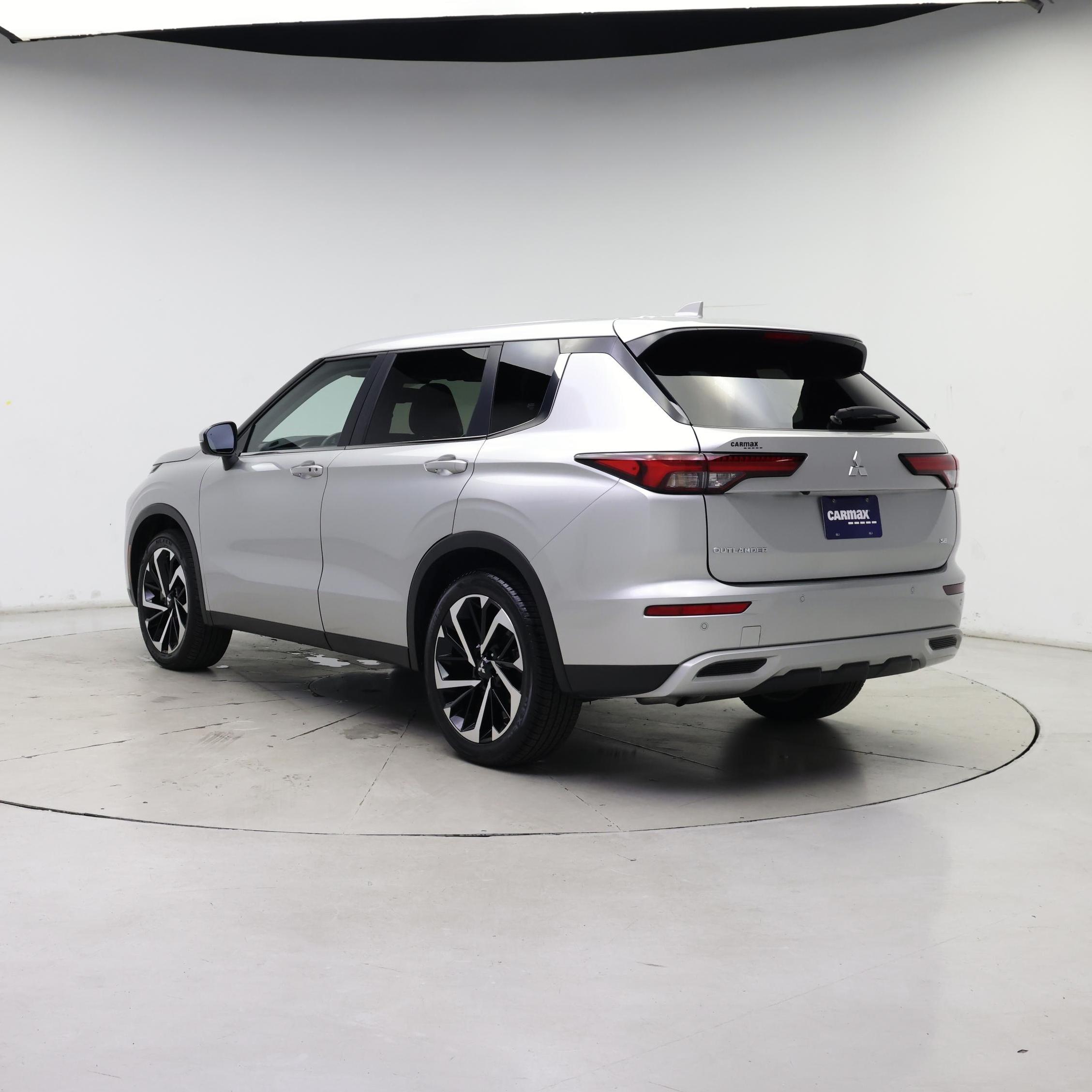 Thumbnail: 2024 Mitsubishi Outlander - 2