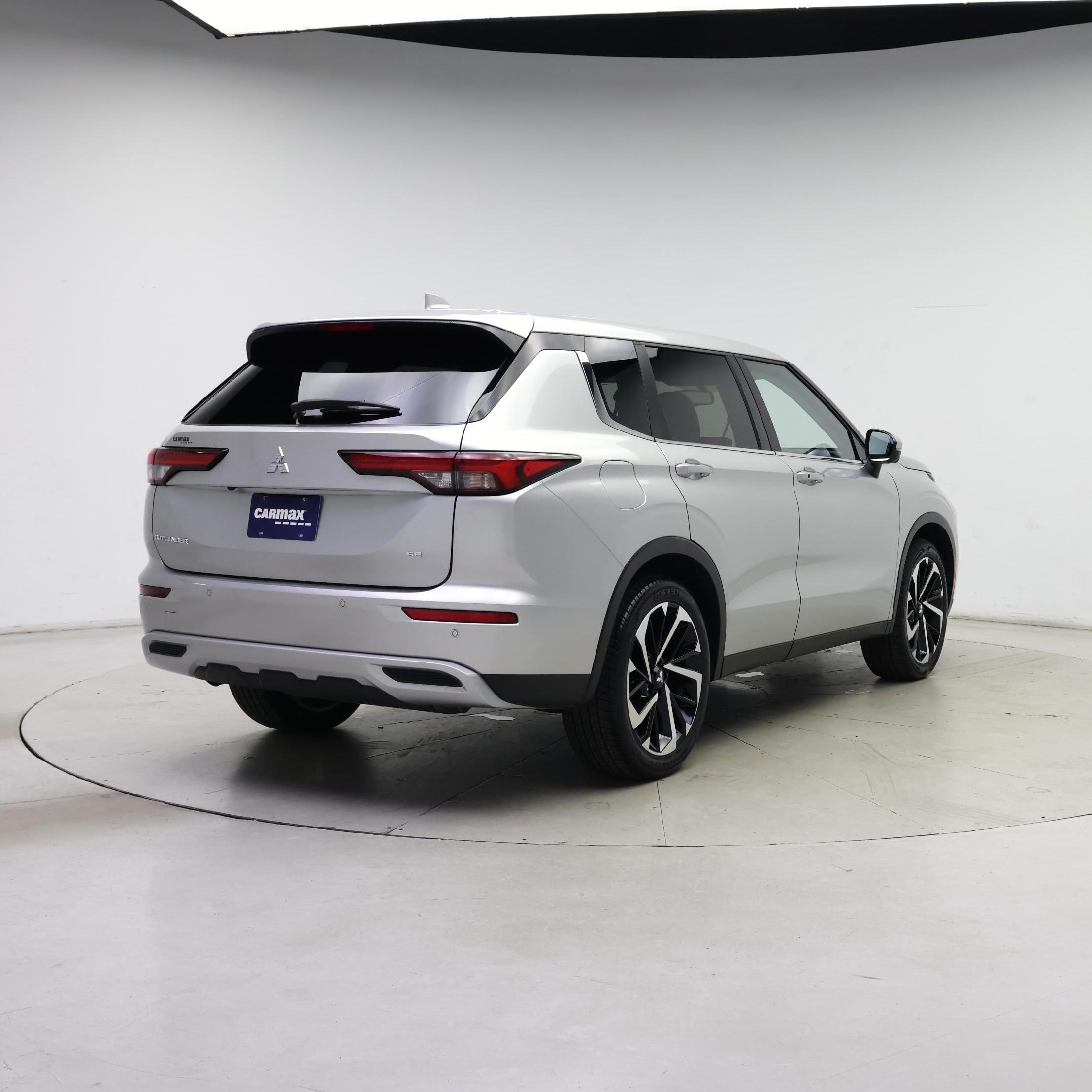 Thumbnail: 2024 Mitsubishi Outlander - 8