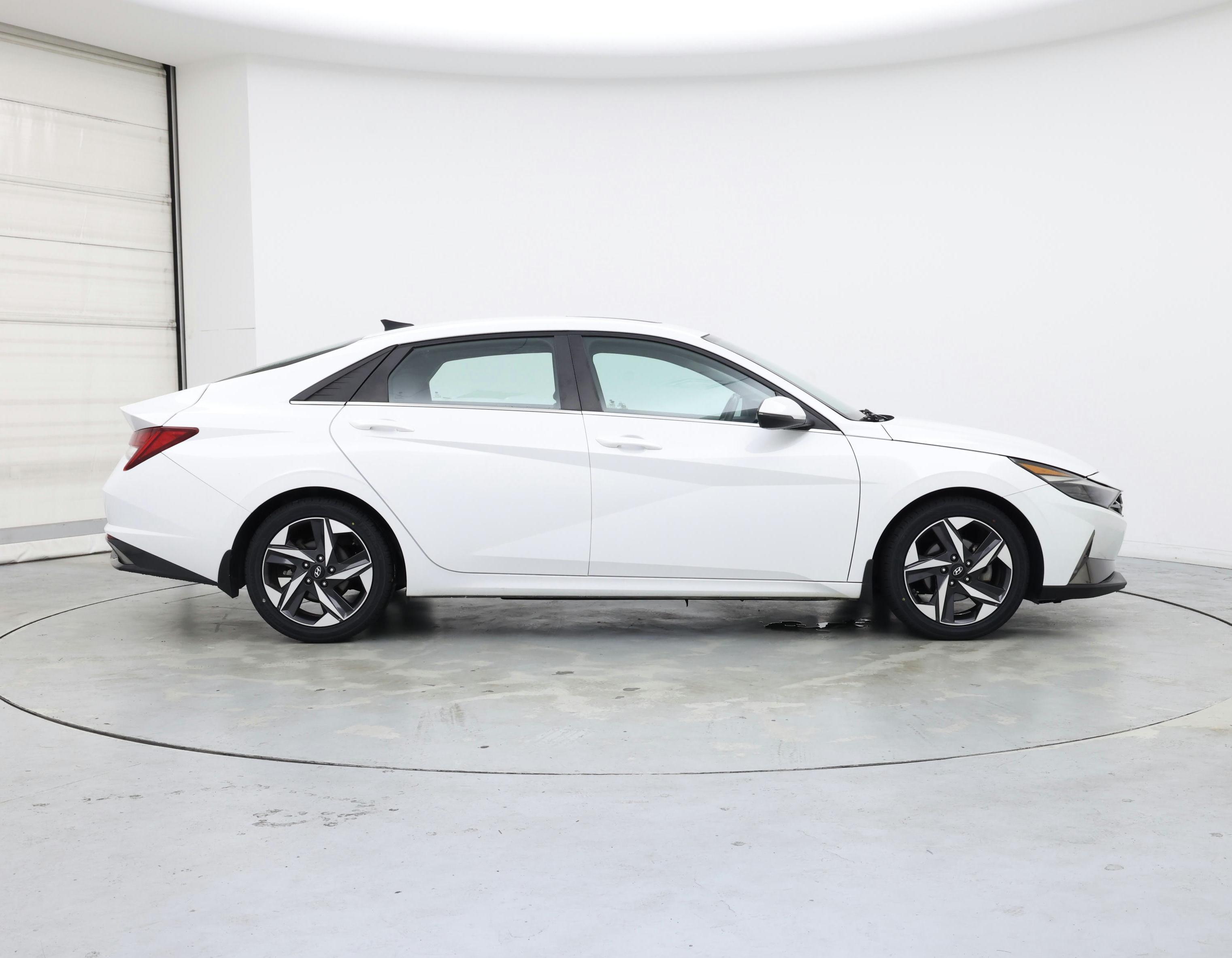 Thumbnail: 2022 Hyundai Elantra - 7