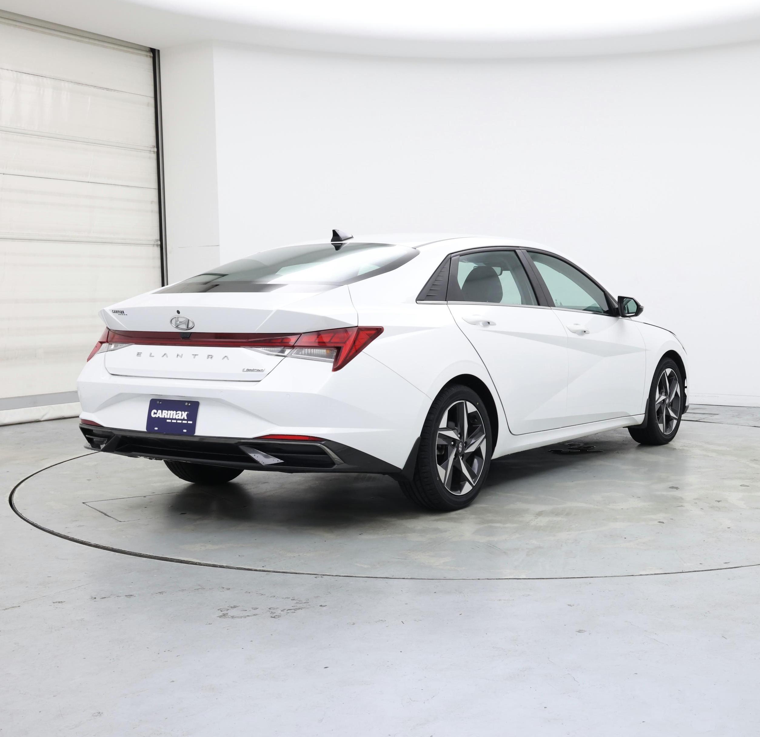 Thumbnail: 2022 Hyundai Elantra - 8