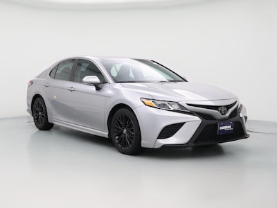 Silver 2018 Toyota Camry SE