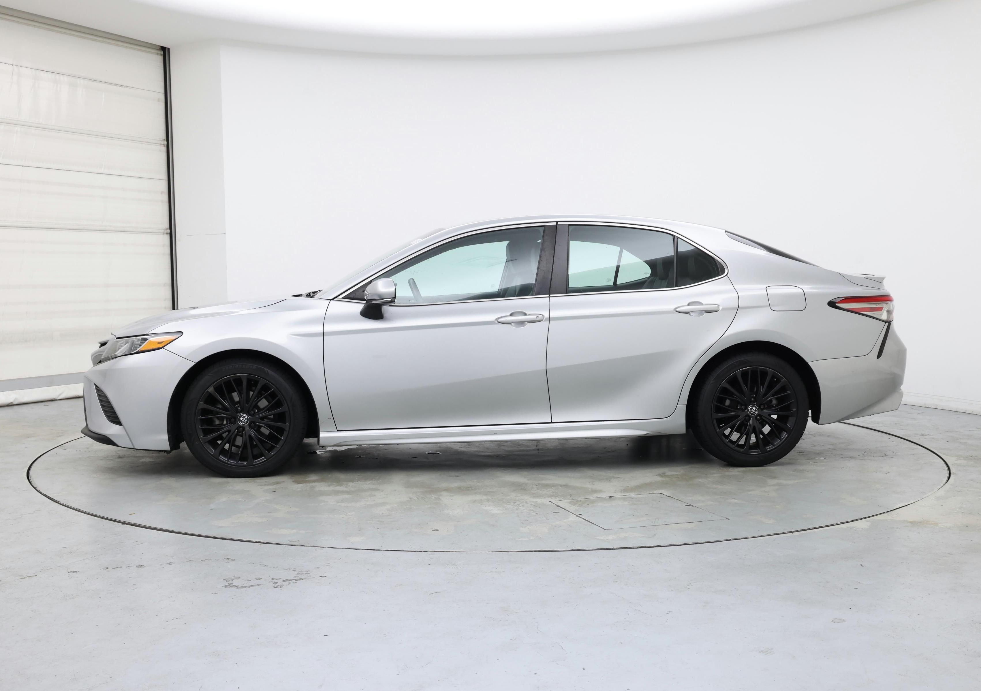 Thumbnail: 2018 Toyota Camry - 3