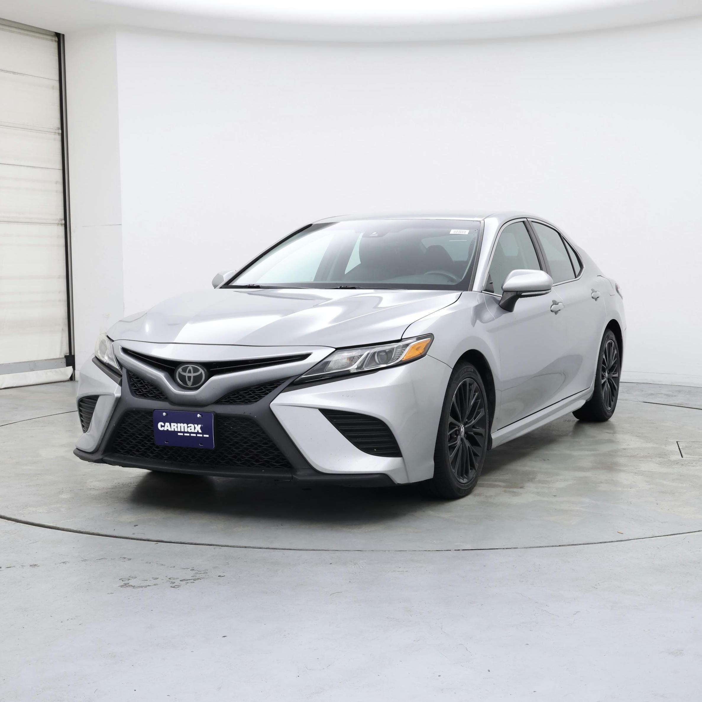 Thumbnail: 2018 Toyota Camry - 4