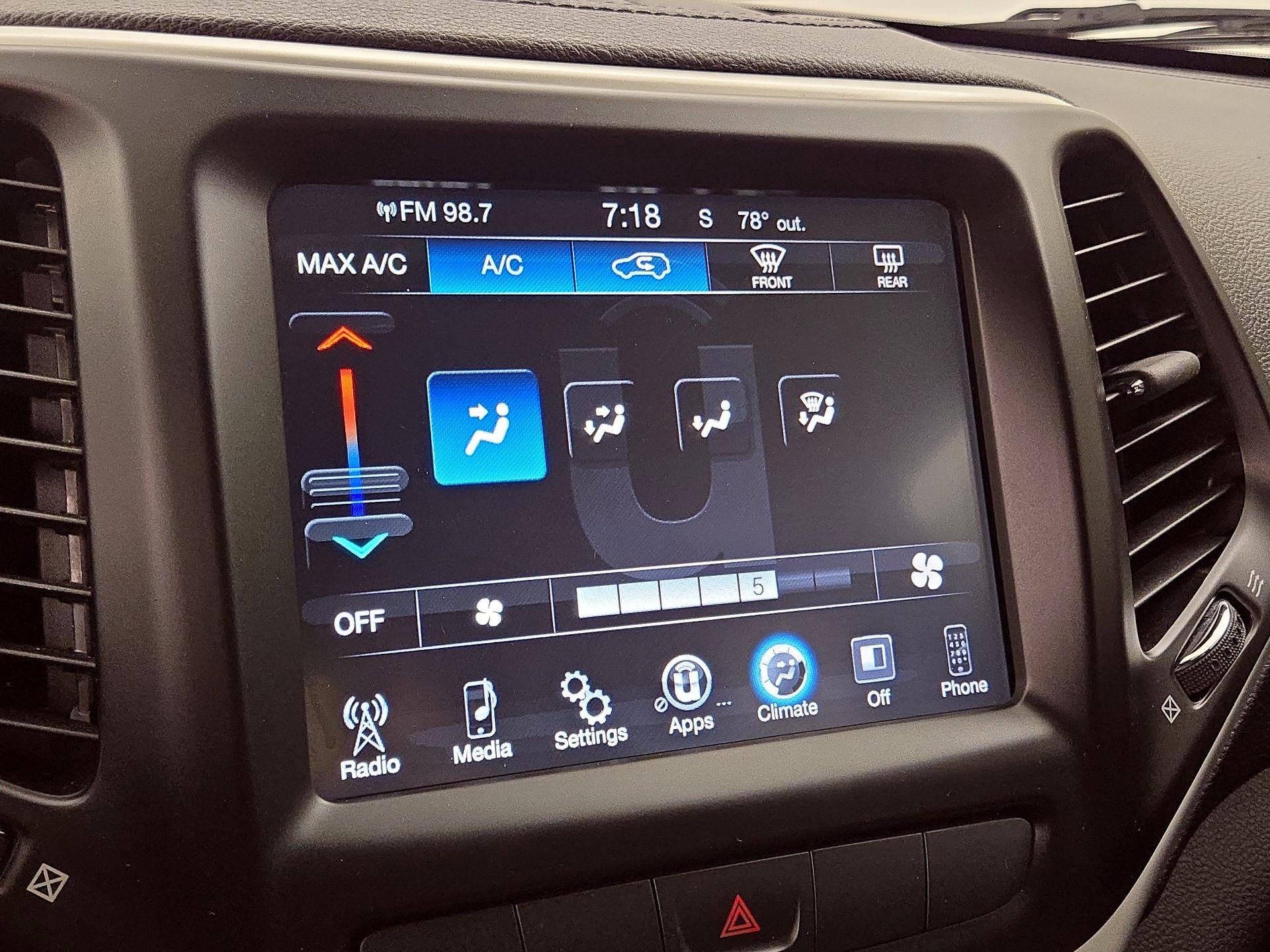 Thumbnail: 2014 Jeep Cherokee - 15