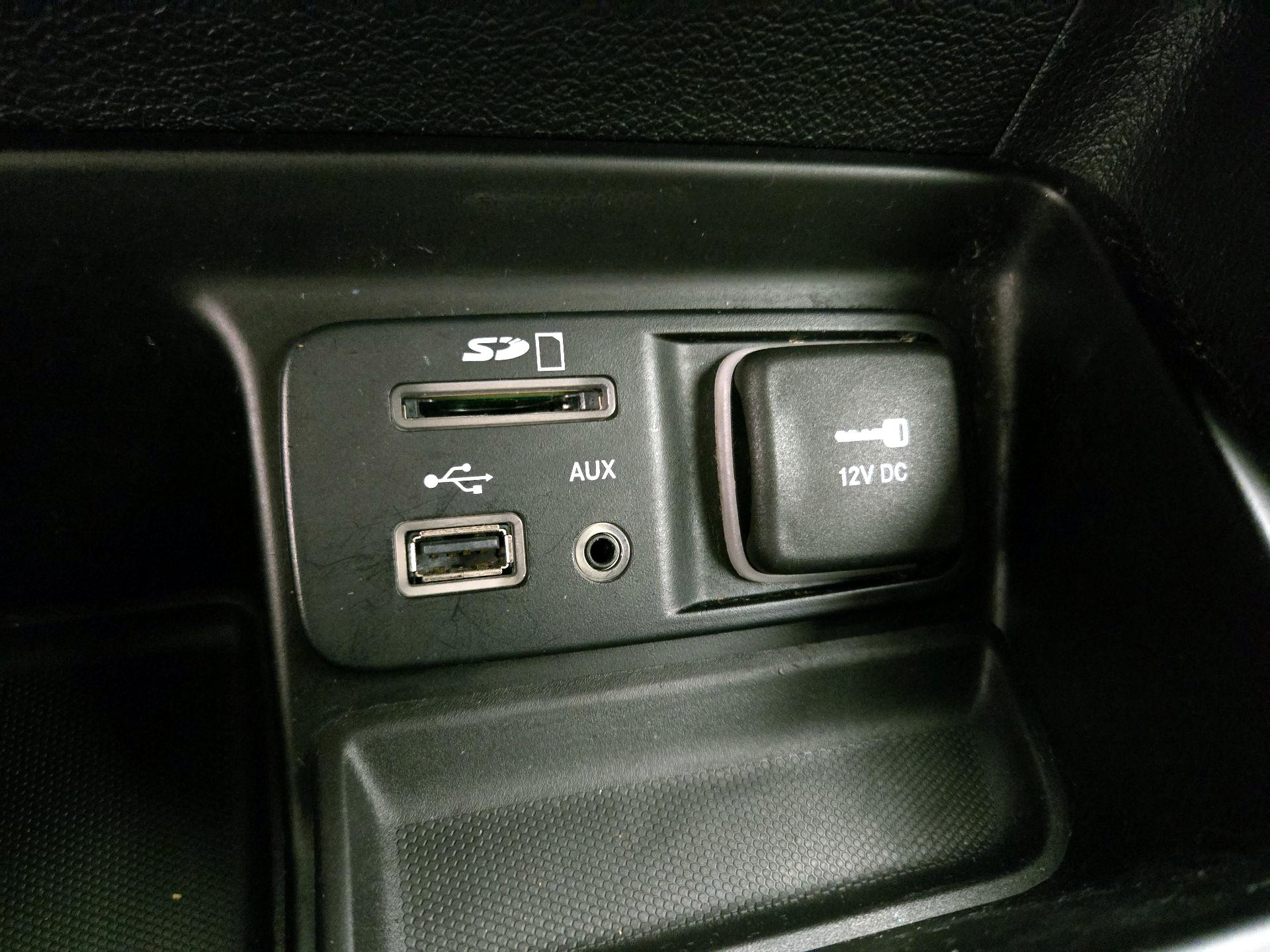 Thumbnail: 2014 Jeep Cherokee - 17