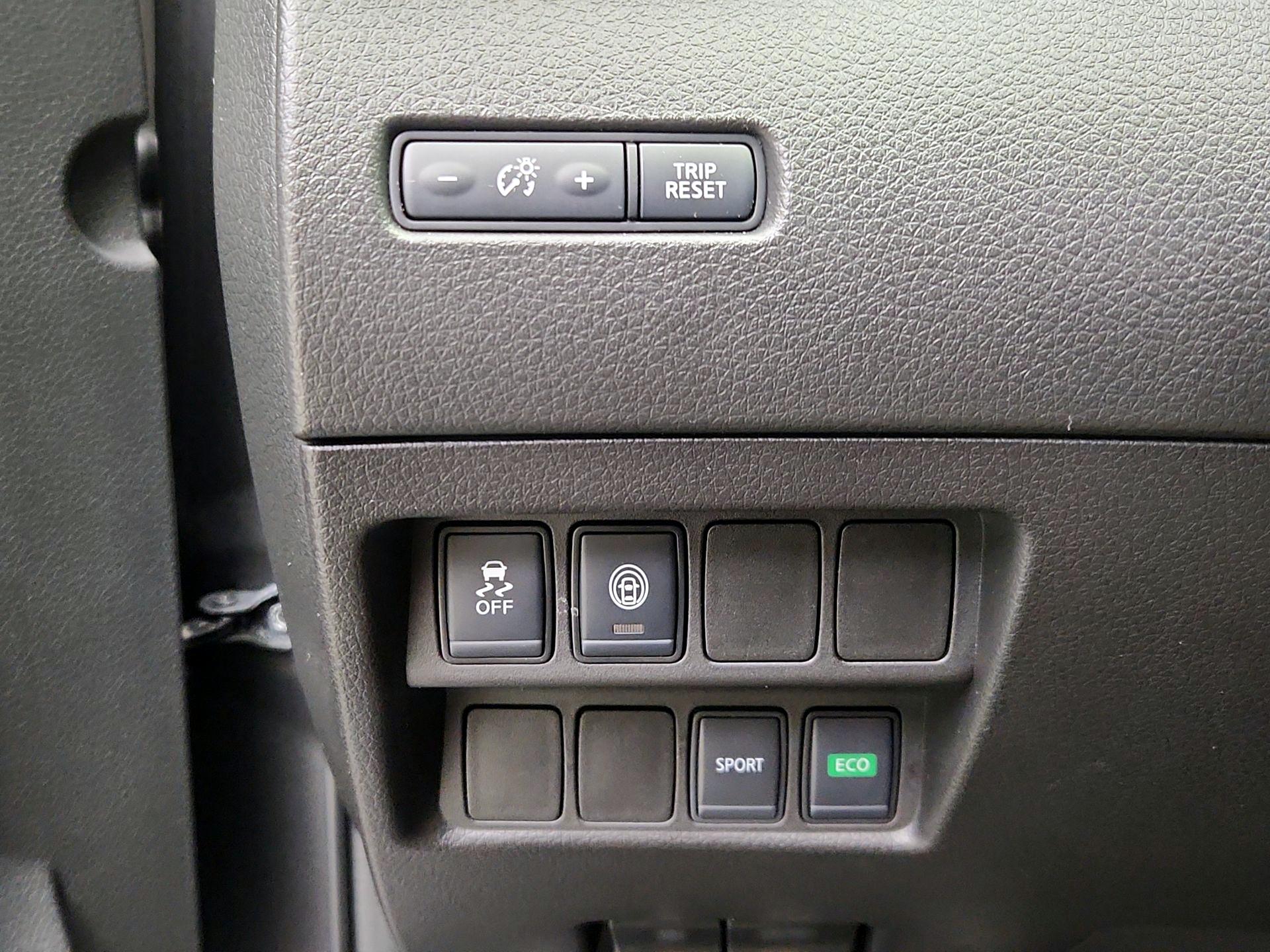 Thumbnail: 2020 Nissan Rogue Sport - 13