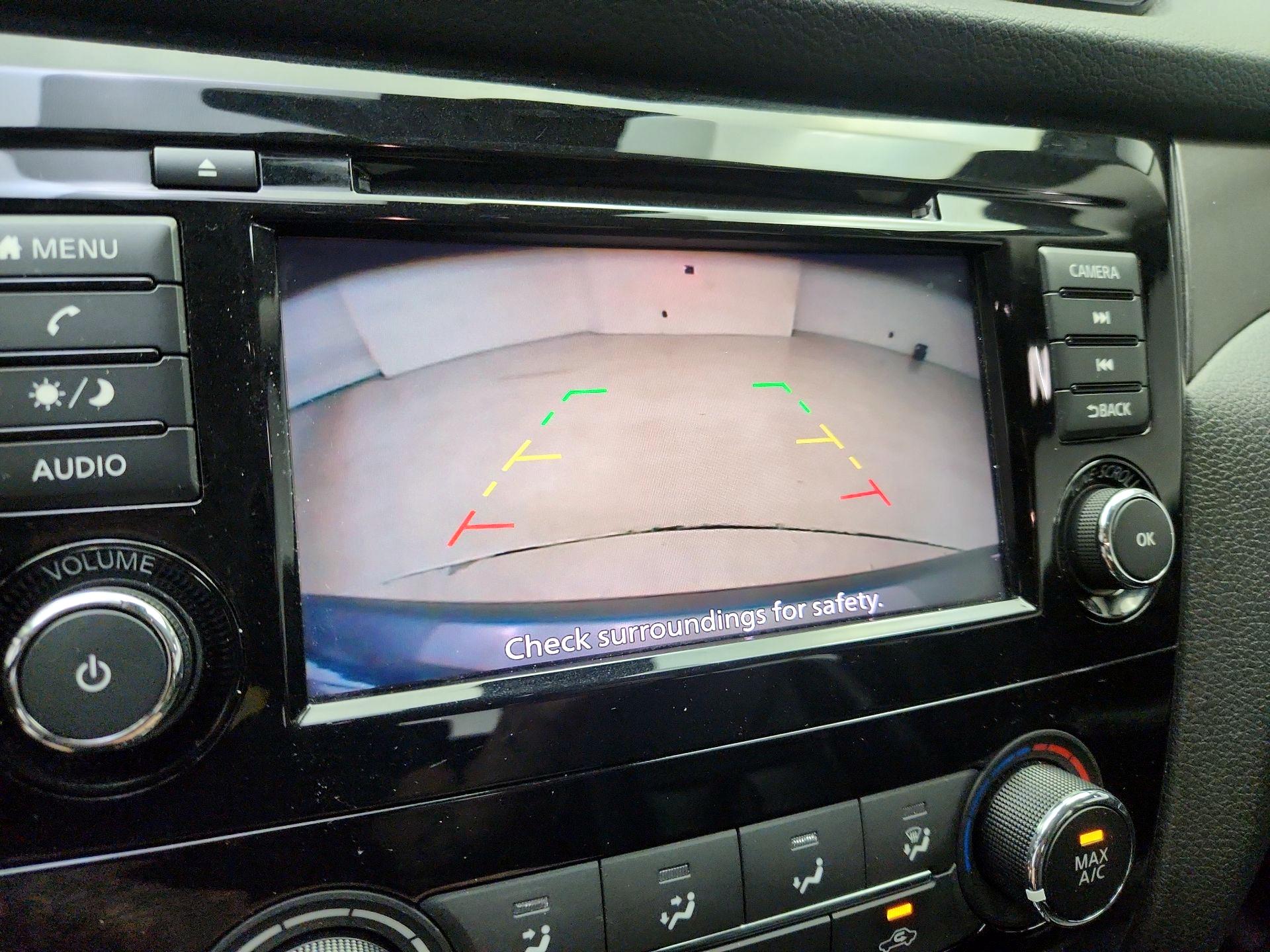 Thumbnail: 2020 Nissan Rogue Sport - 14