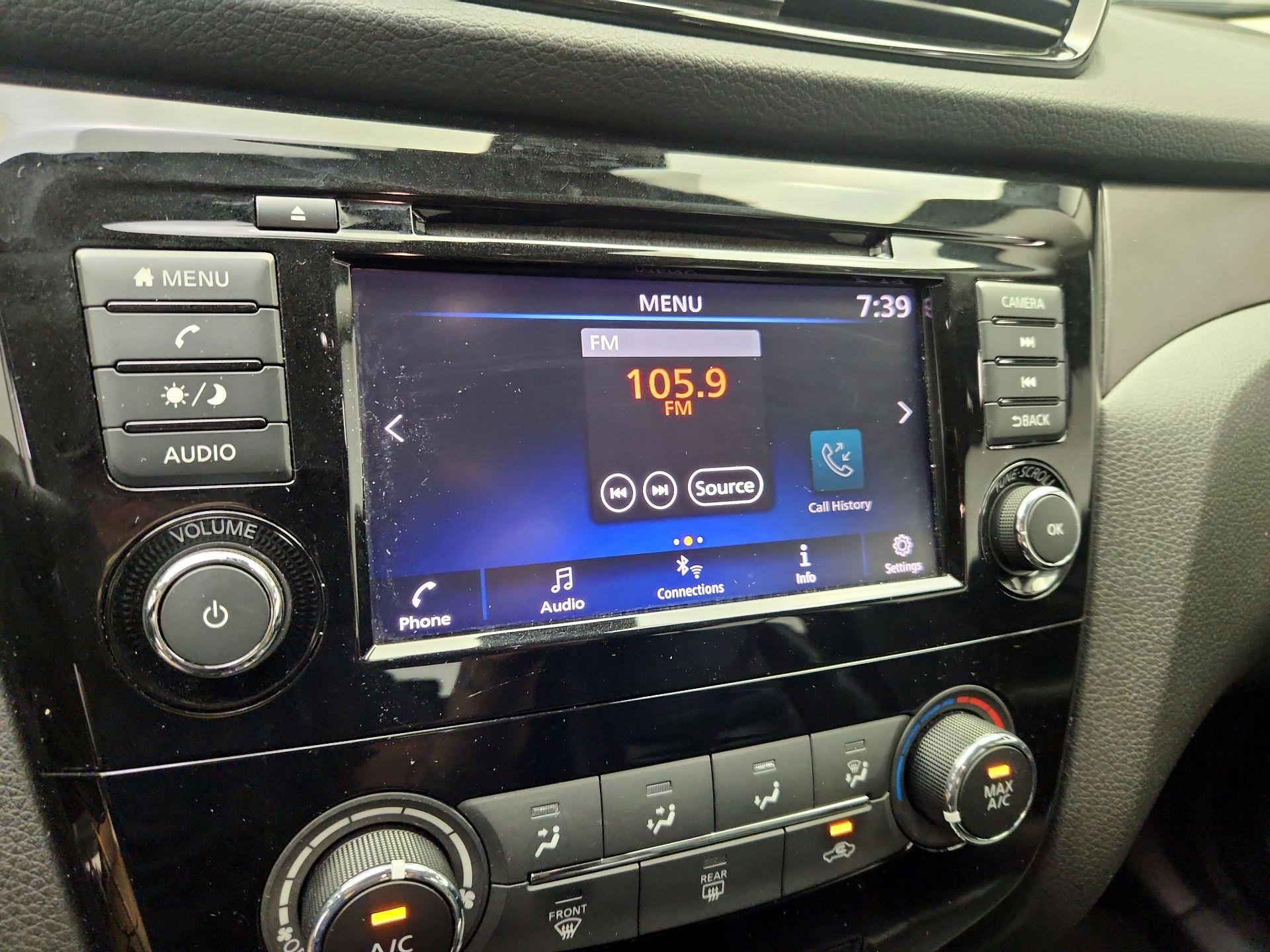 Thumbnail: 2020 Nissan Rogue Sport - 15