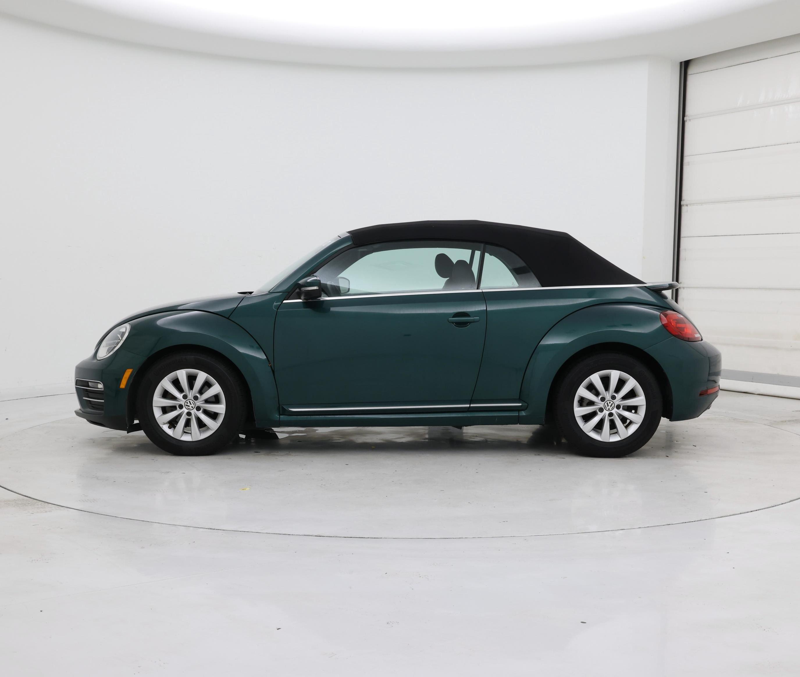 Thumbnail: 2017 Volkswagen Beetle - 3