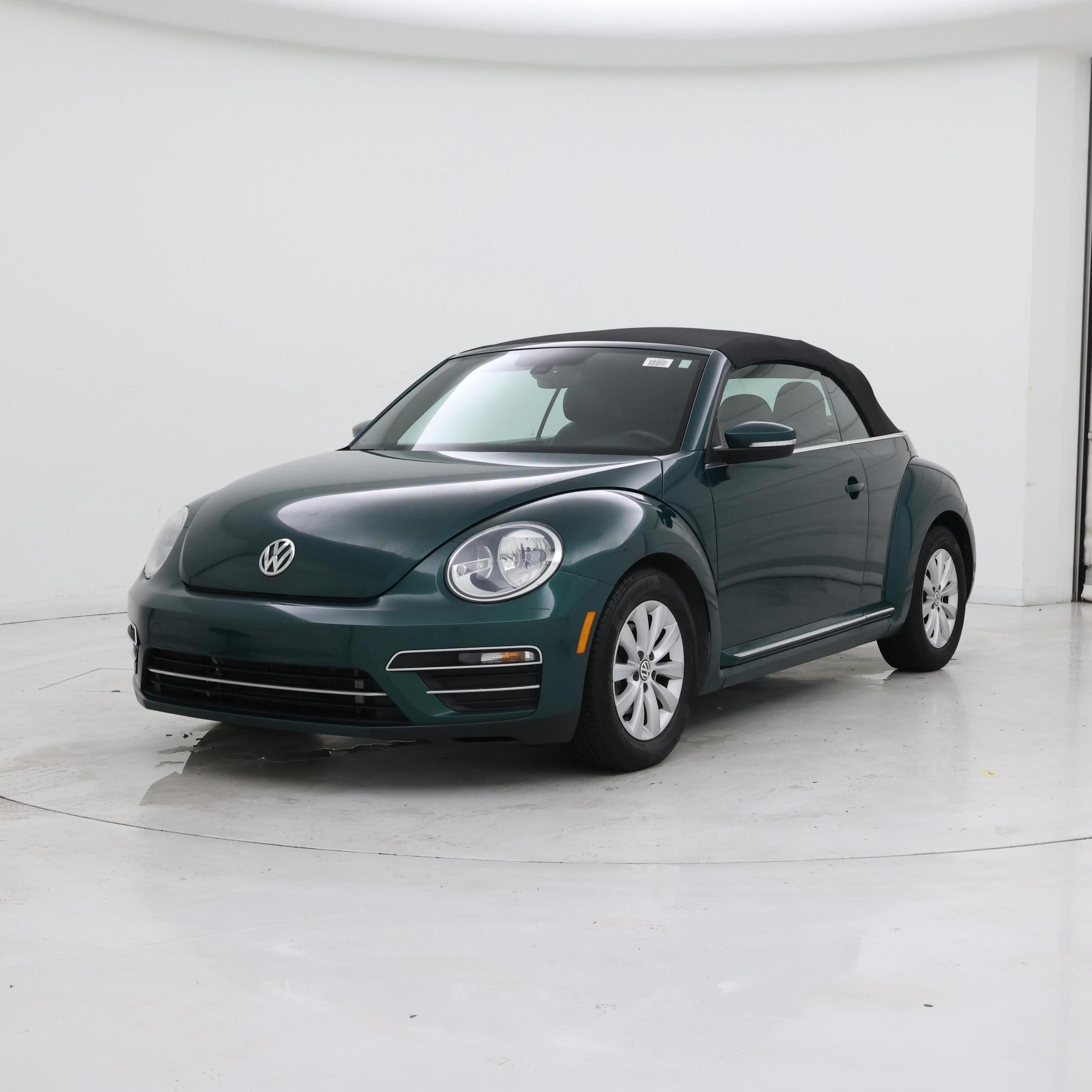 Thumbnail: 2017 Volkswagen Beetle - 4