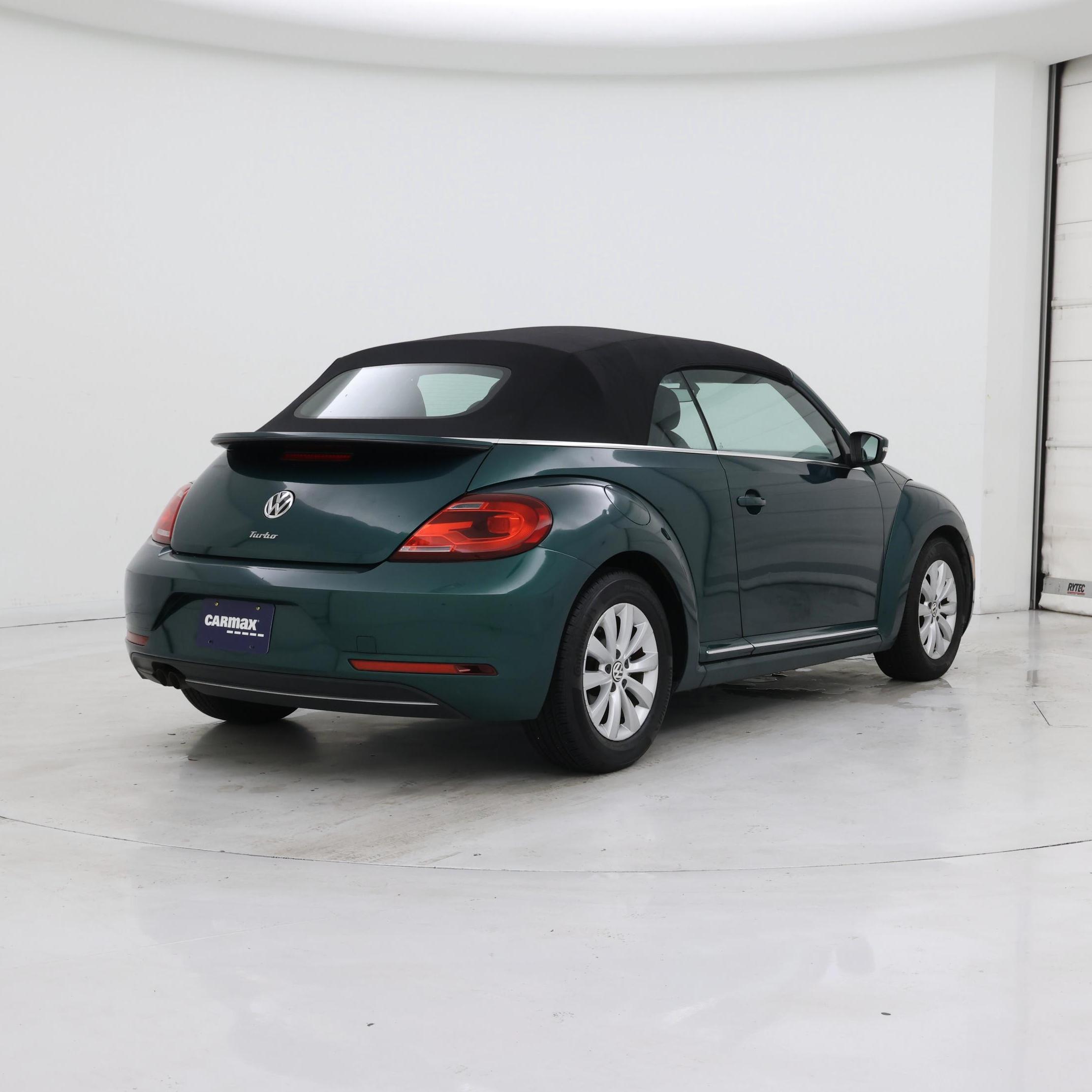 Thumbnail: 2017 Volkswagen Beetle - 8