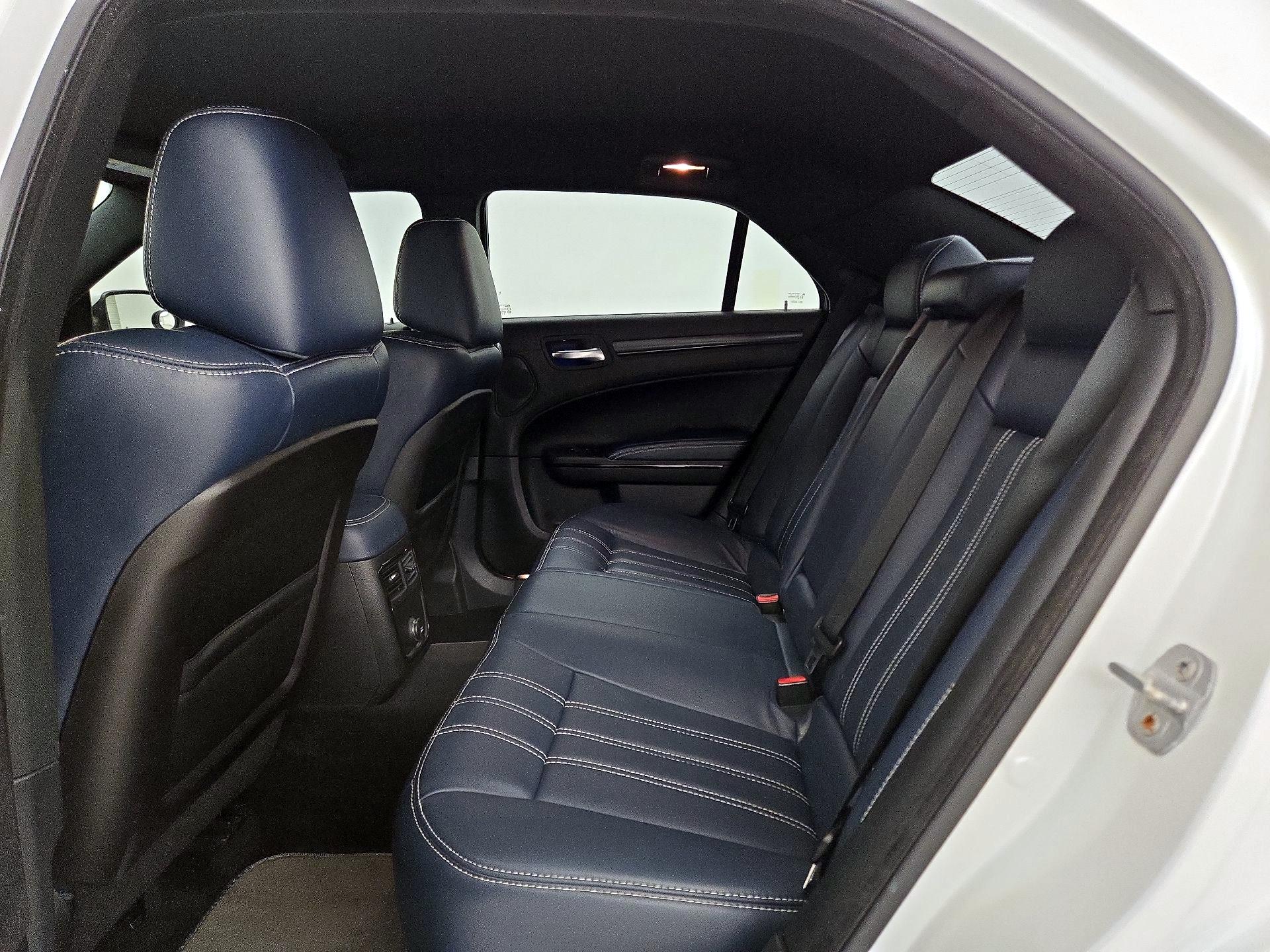 Thumbnail: 2014 Chrysler 300 - 20