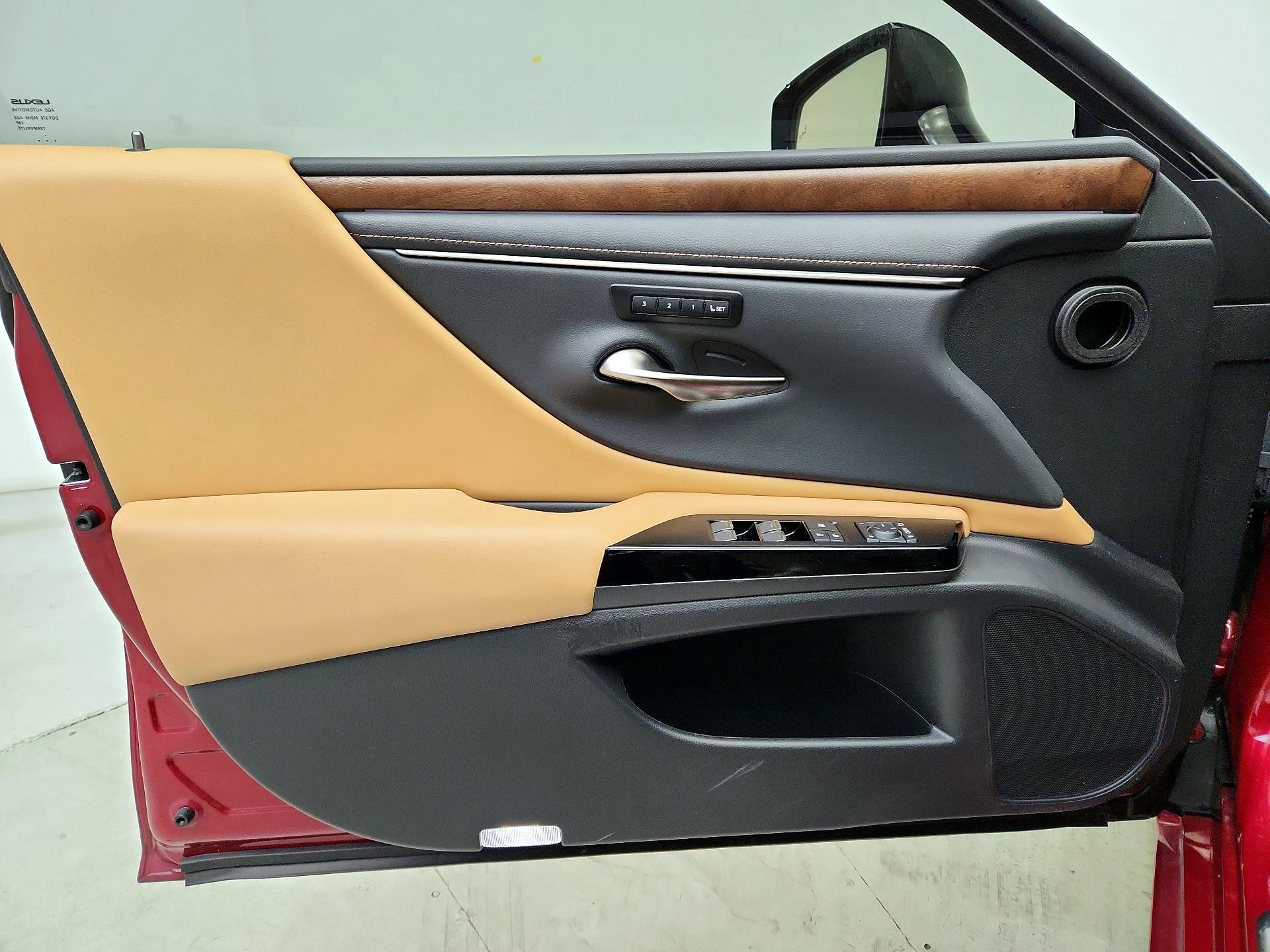 Thumbnail: 2023 Lexus ES - 12
