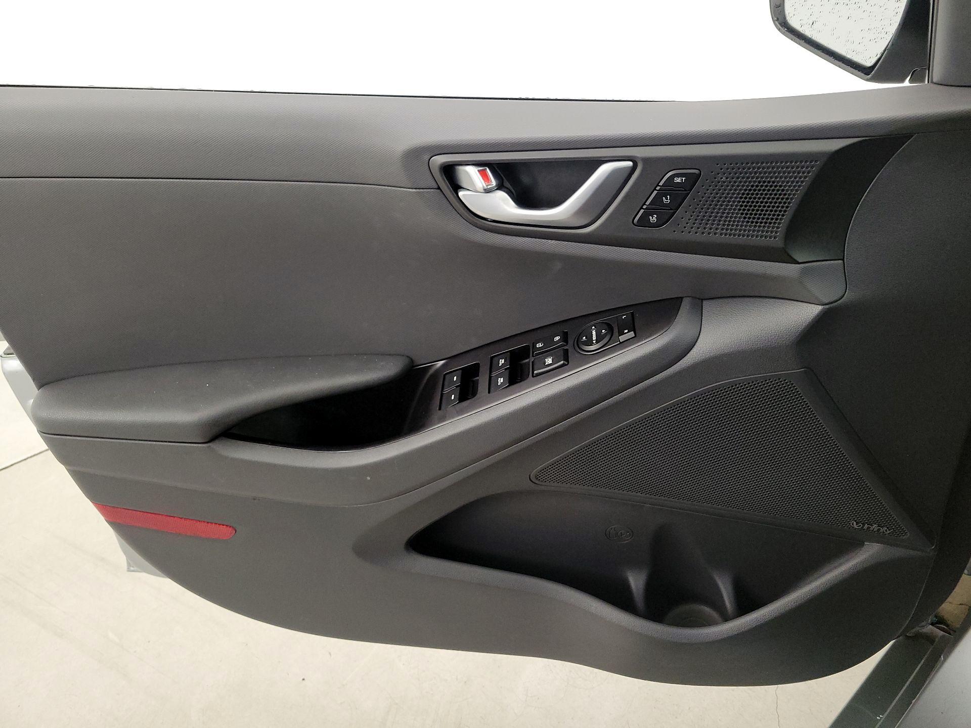 Thumbnail: 2019 Hyundai Ioniq - 12