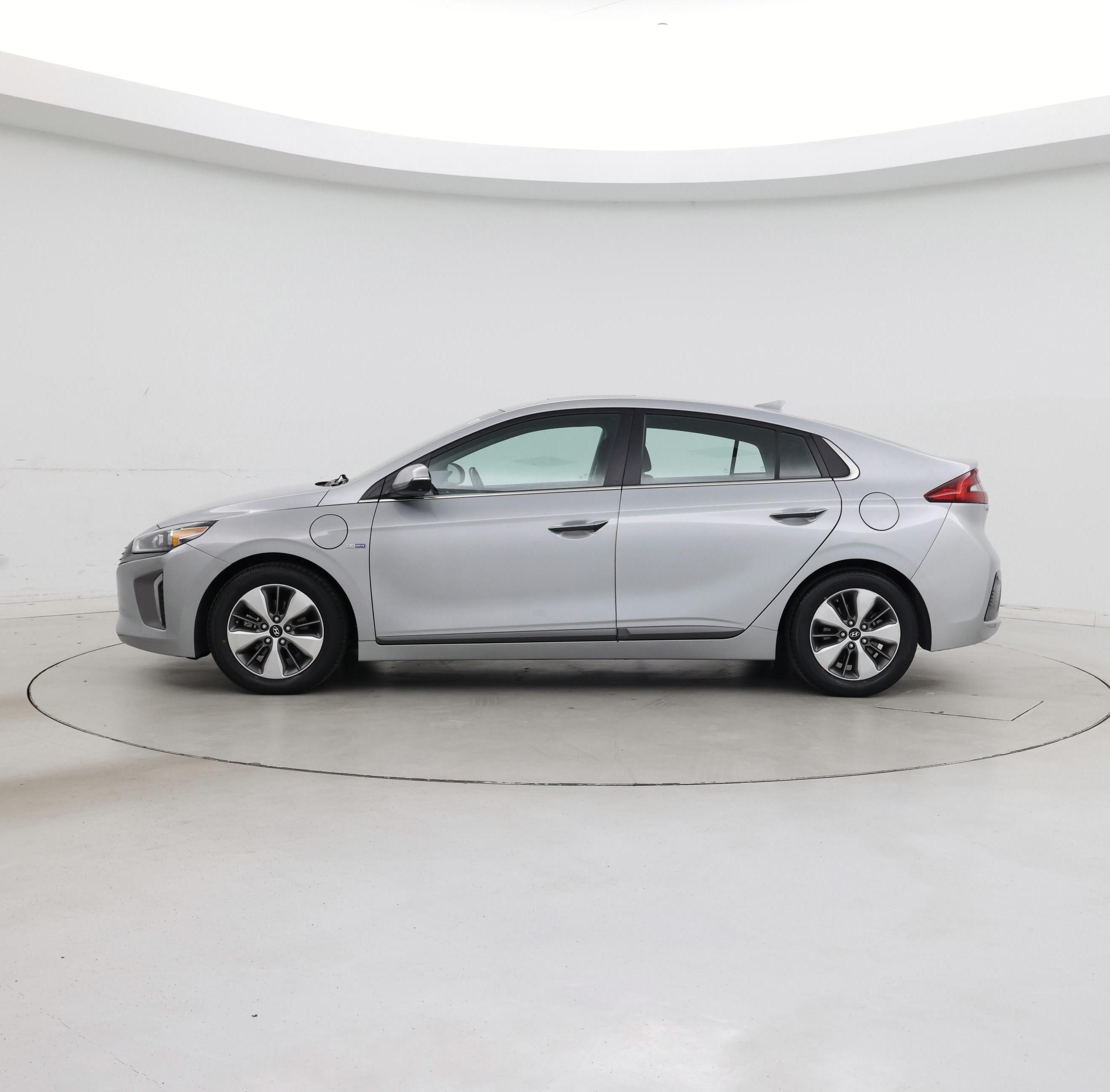 Thumbnail: 2019 Hyundai Ioniq - 3