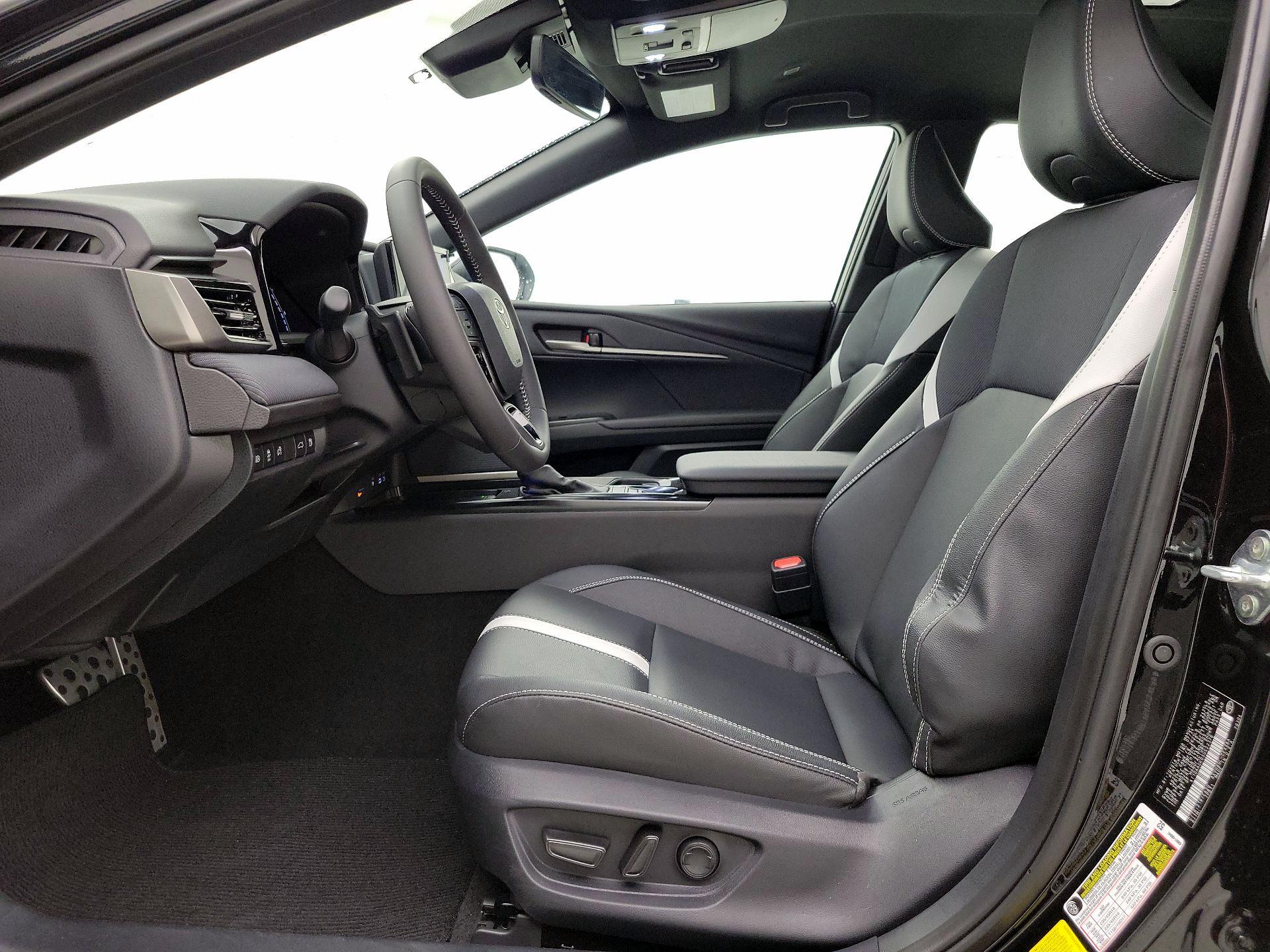 Thumbnail: 2025 Toyota Camry - 11