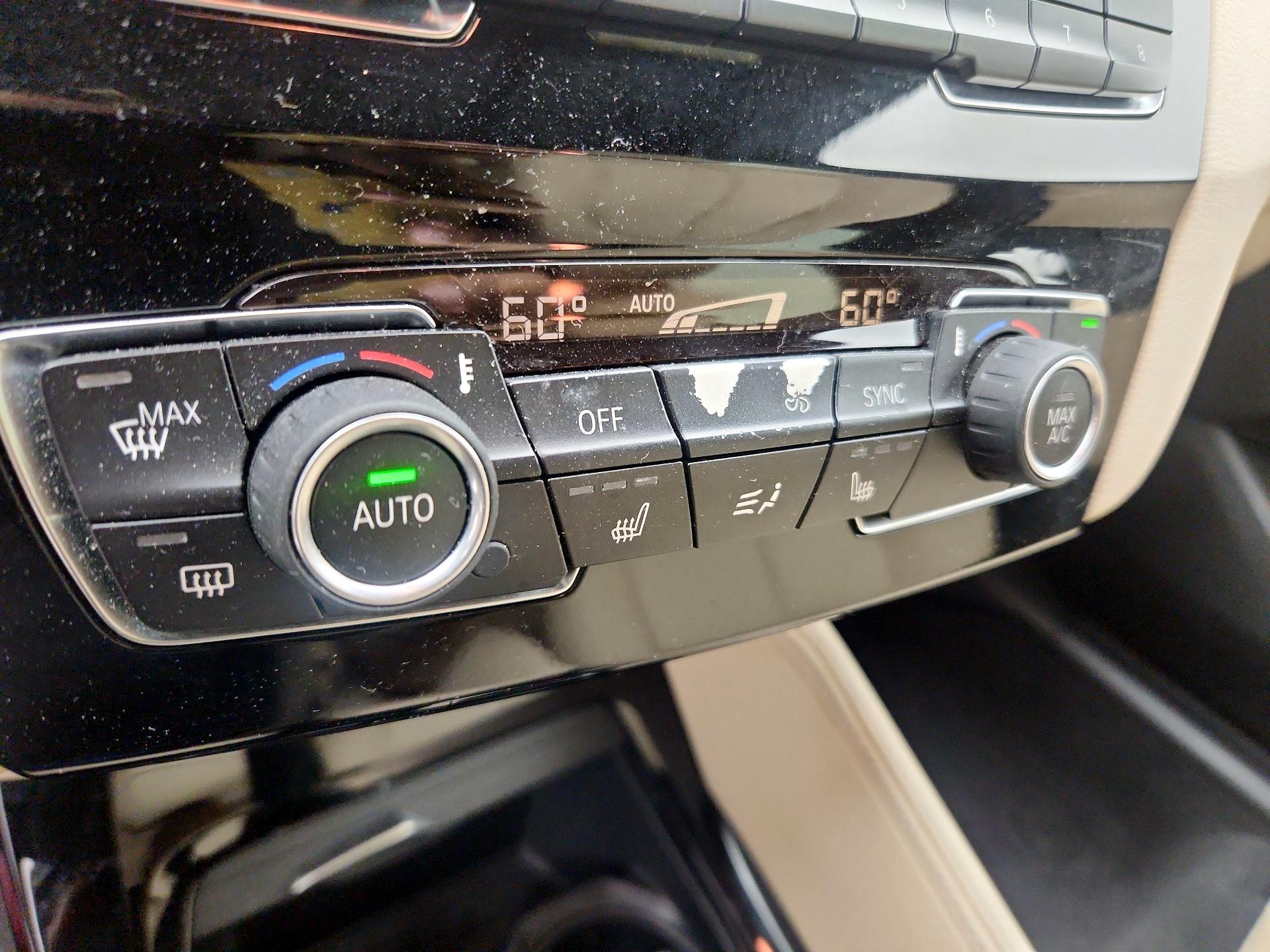Thumbnail: 2016 BMW X1 - 16