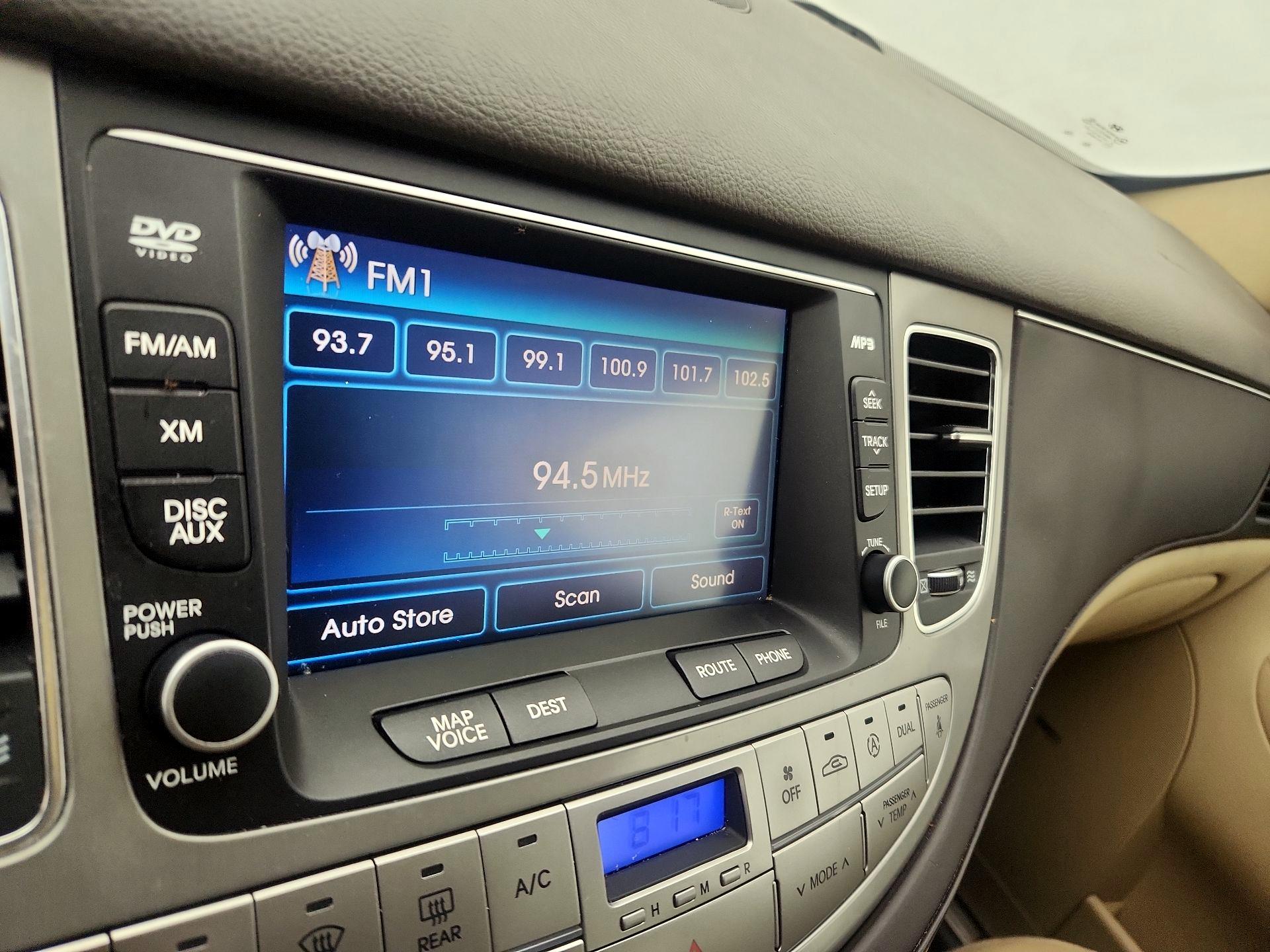 Thumbnail: 2013 Hyundai Genesis - 16