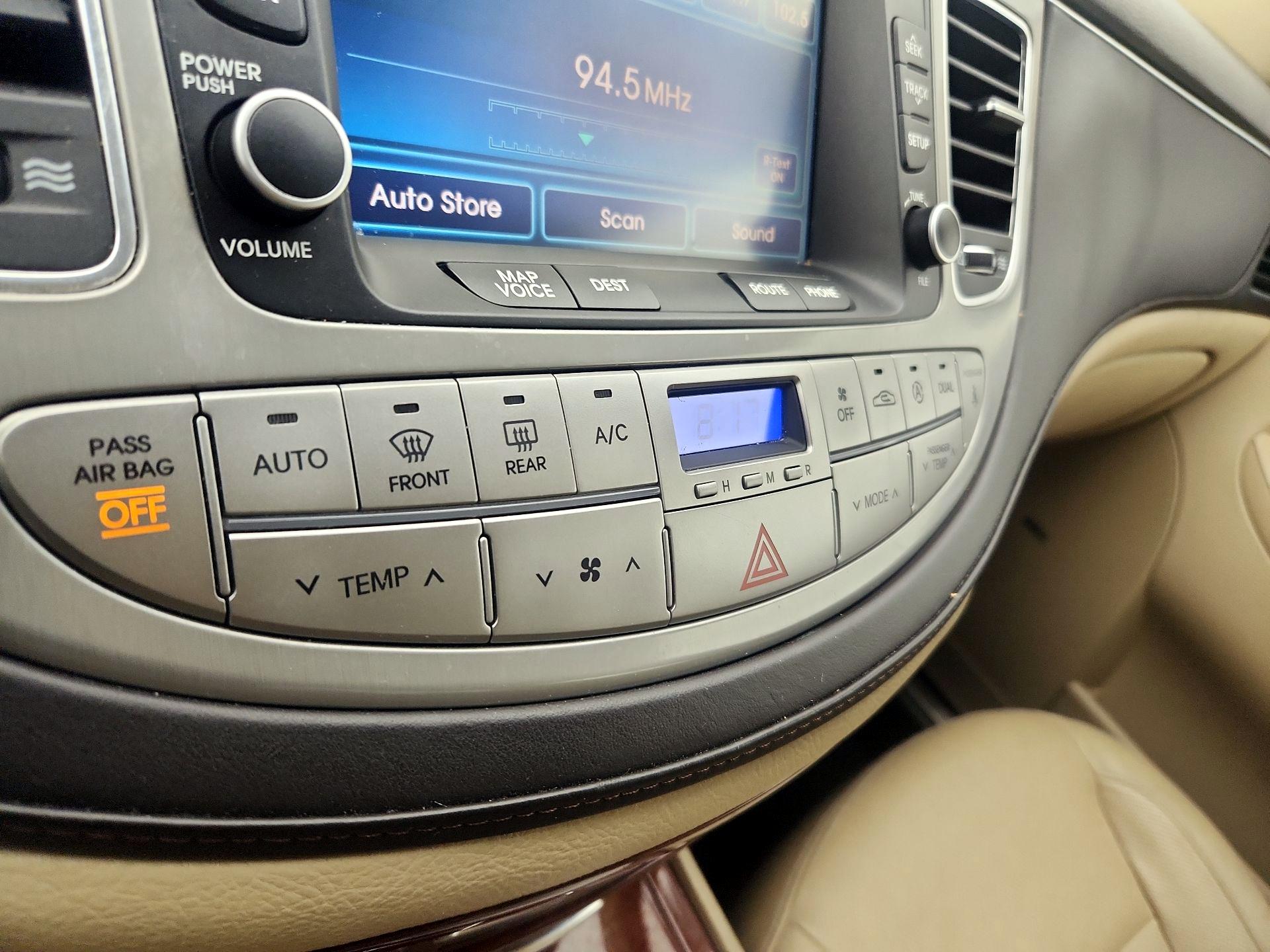 Thumbnail: 2013 Hyundai Genesis - 17