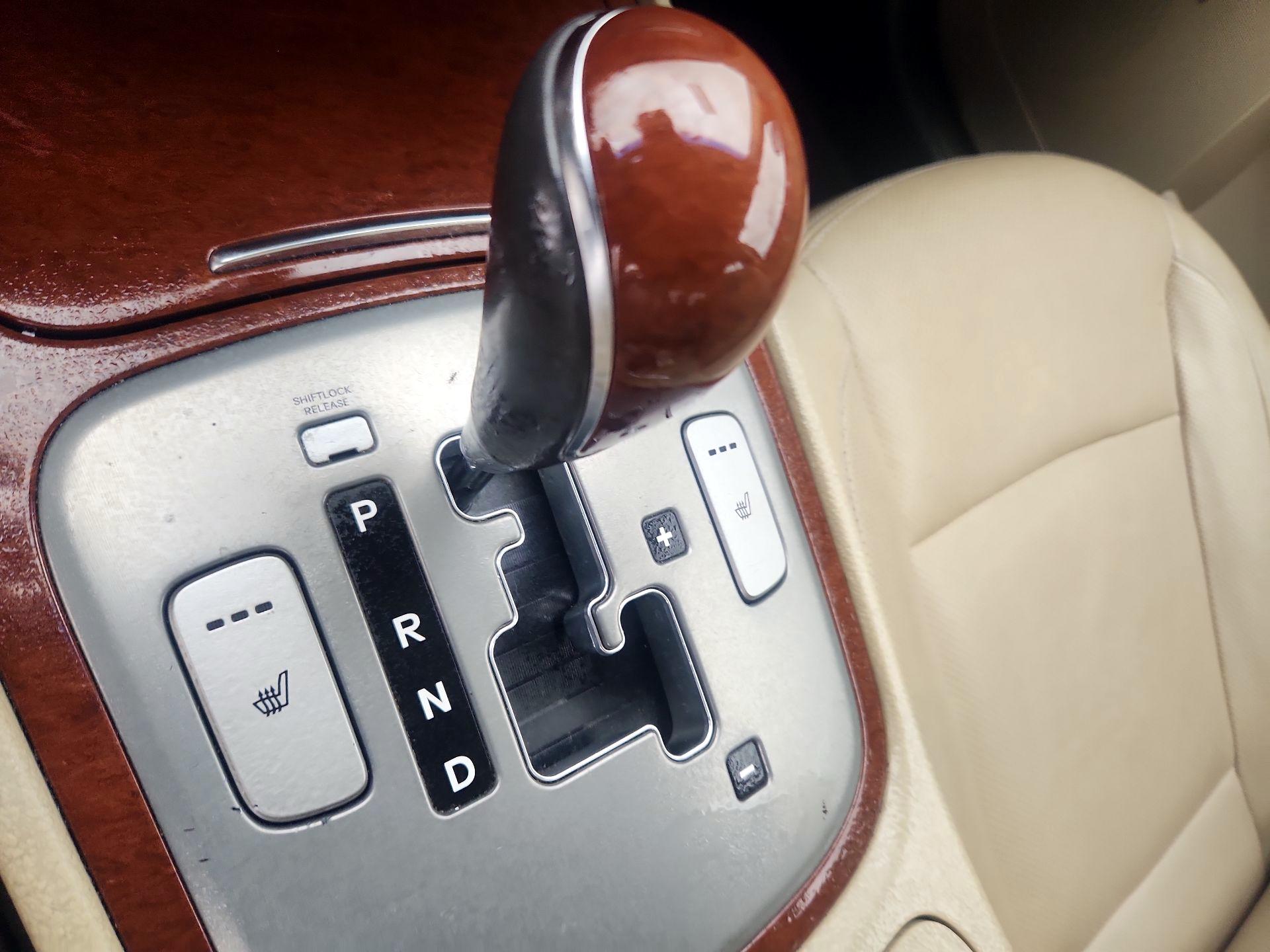 Thumbnail: 2013 Hyundai Genesis - 18