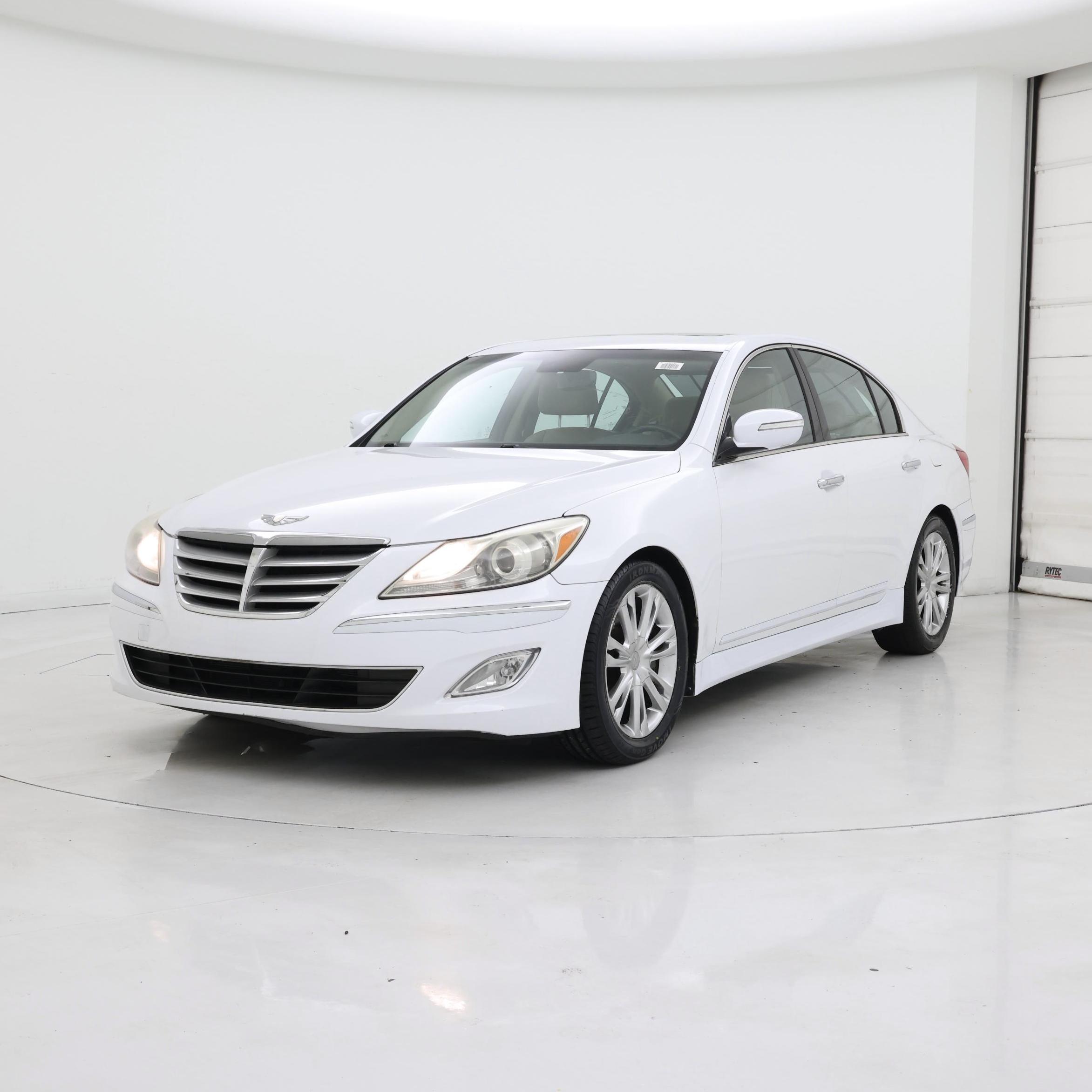 Thumbnail: 2013 Hyundai Genesis - 4