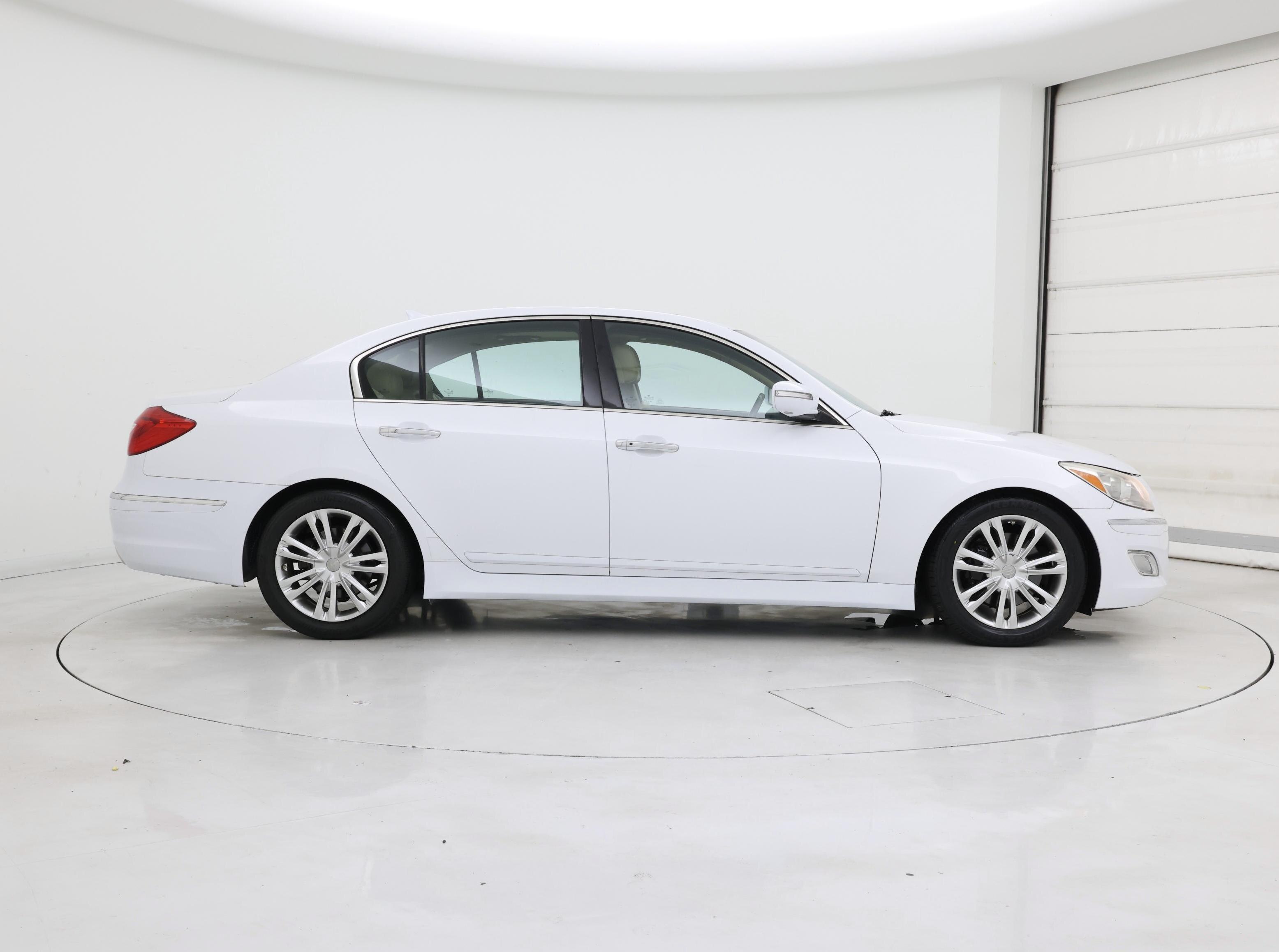 Thumbnail: 2013 Hyundai Genesis - 7