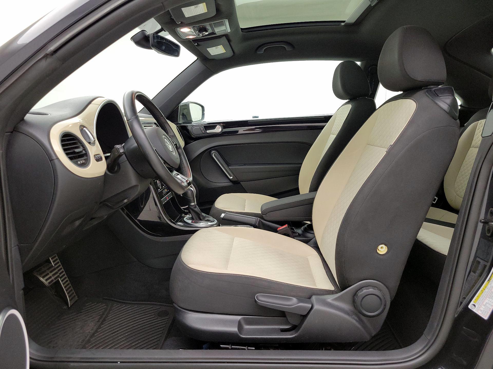 Thumbnail: 2019 Volkswagen Beetle - 11