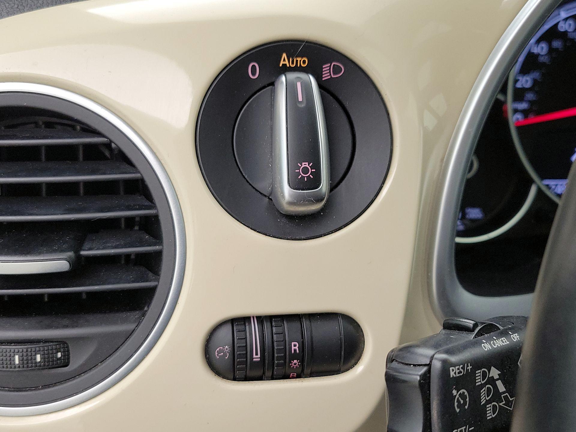 Thumbnail: 2019 Volkswagen Beetle - 13
