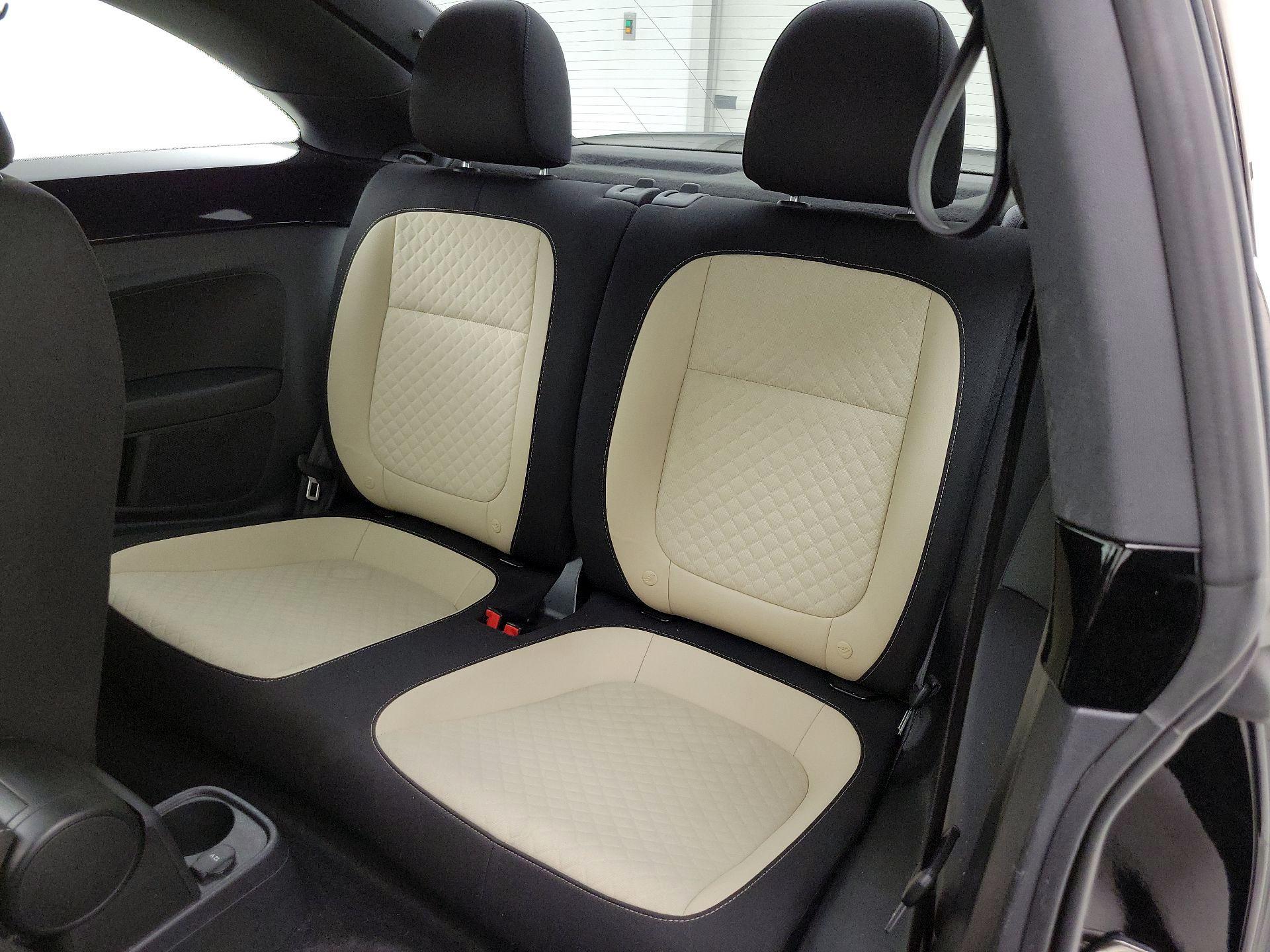 Thumbnail: 2019 Volkswagen Beetle - 20